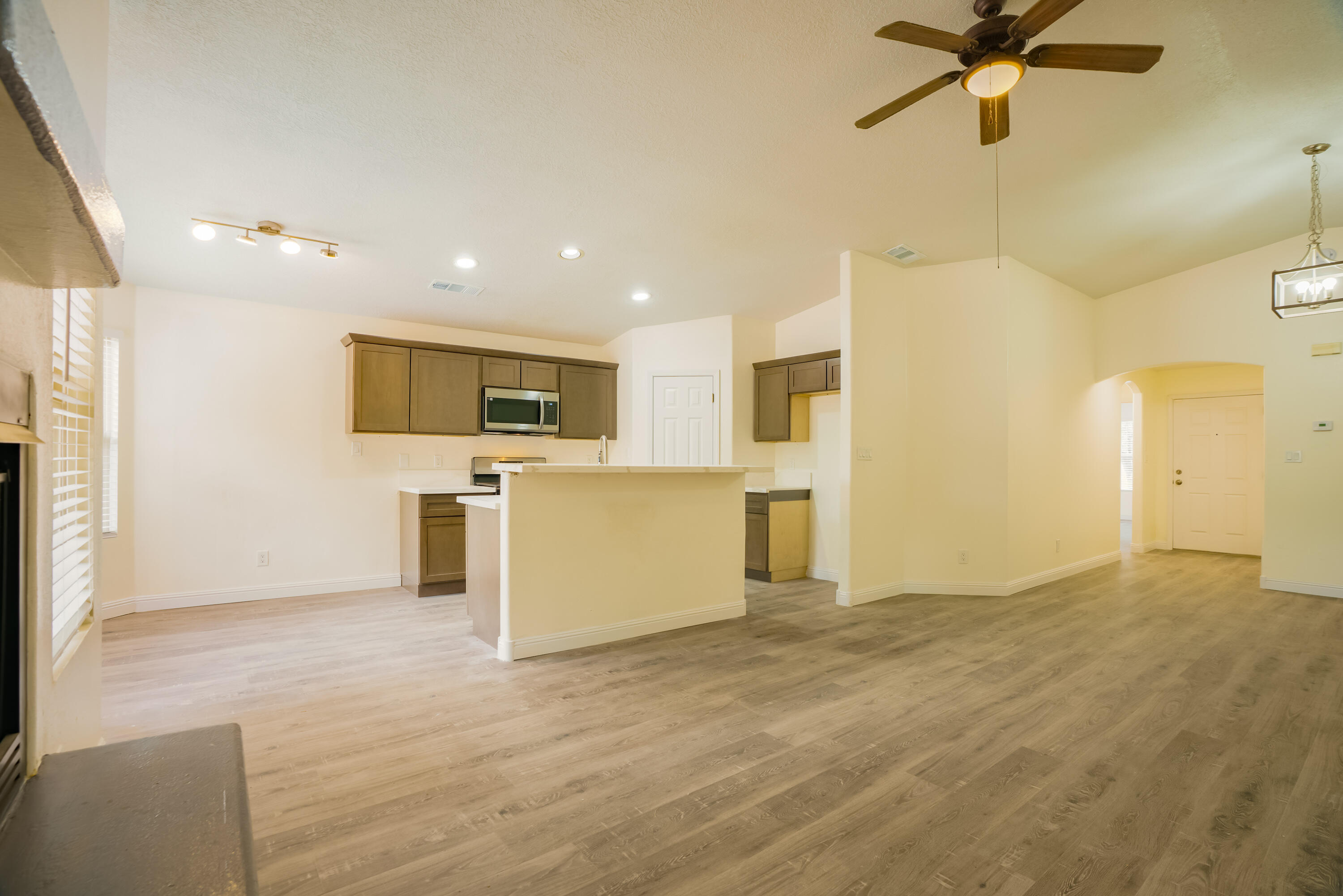 7113 AVIGNON Court NW