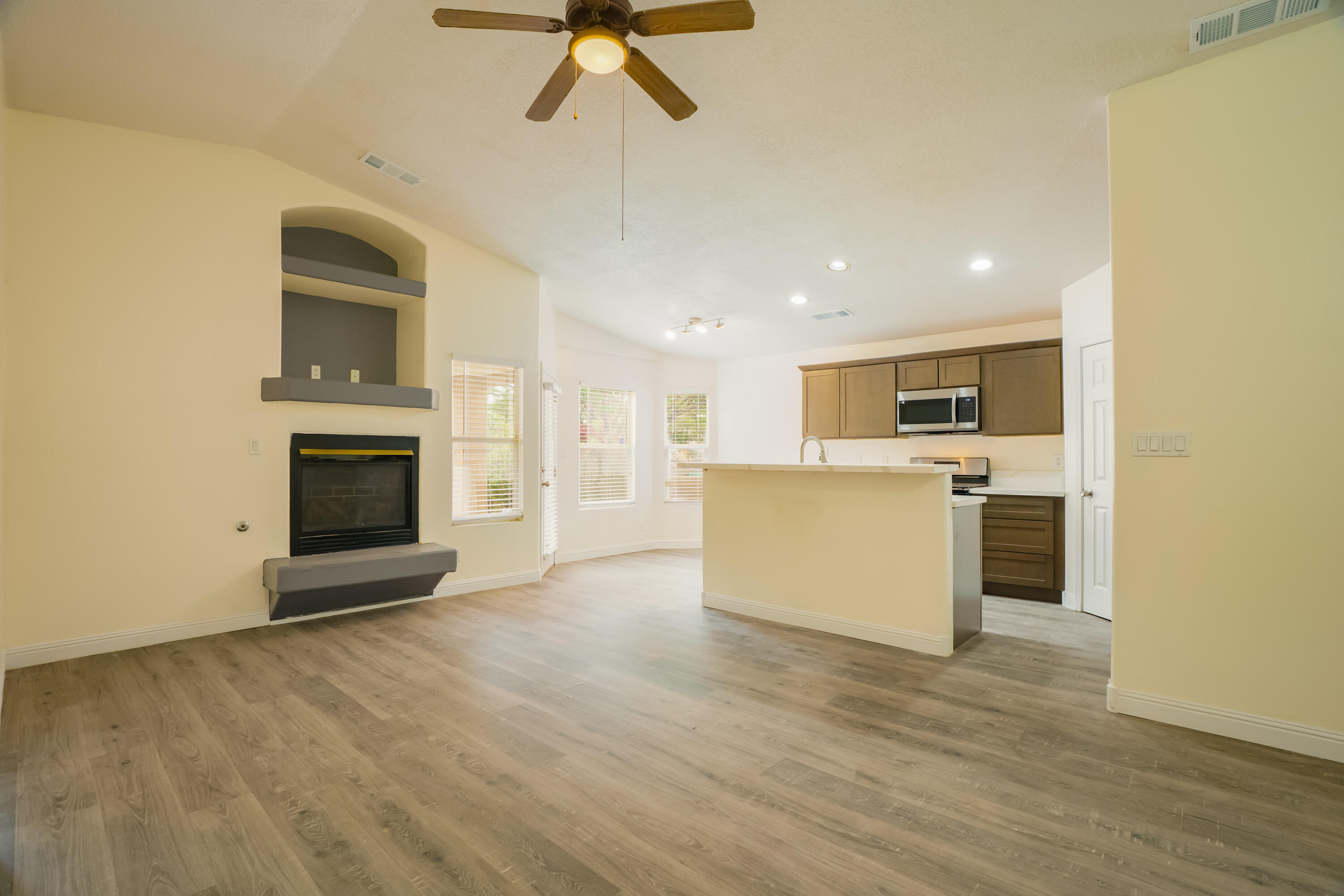 7113 AVIGNON Court NW