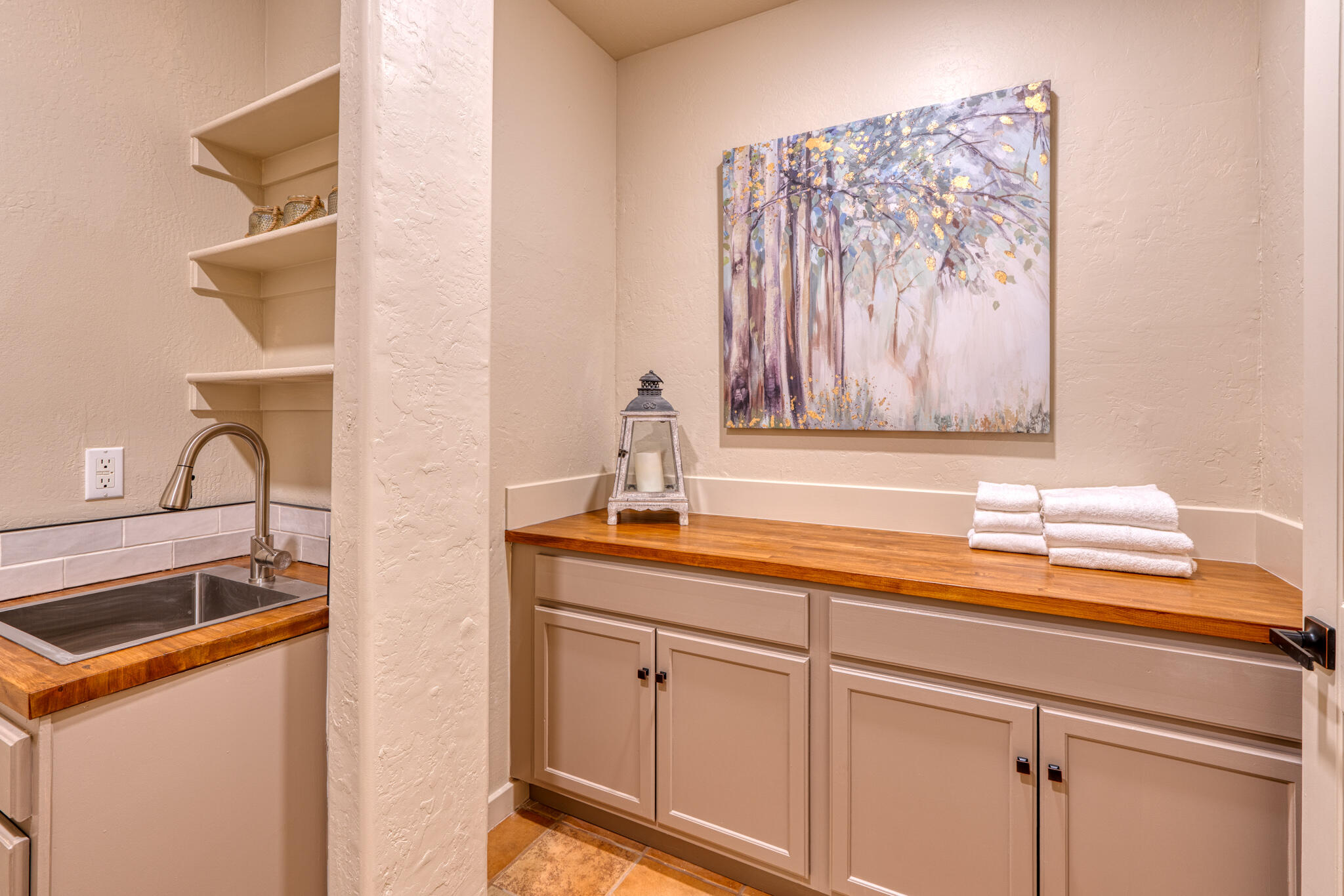 7 LOBELIA Lane