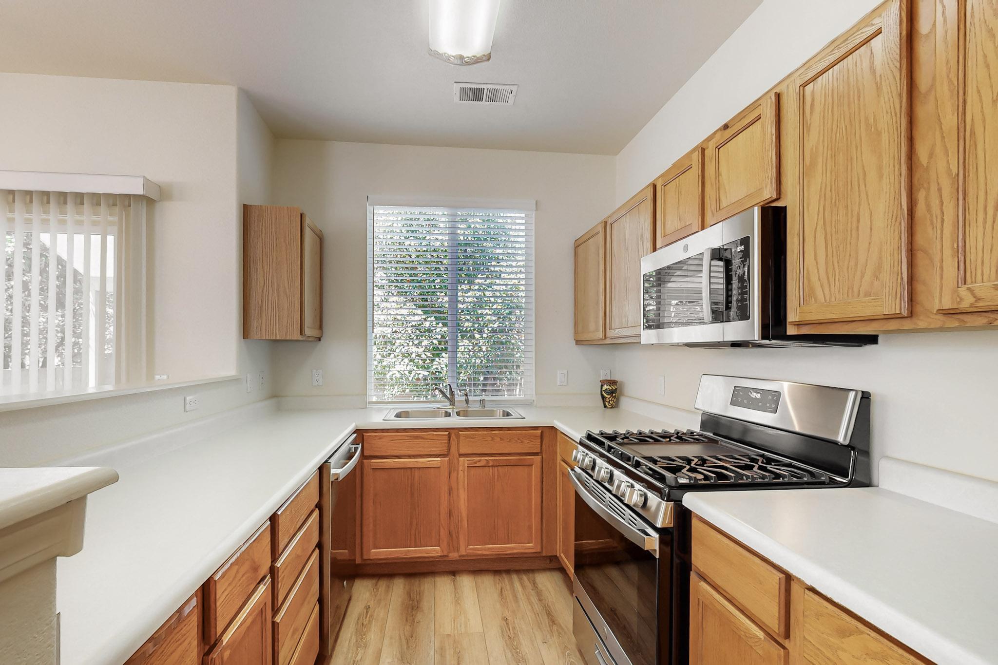 6501 SAN ANTONIO Drive NE