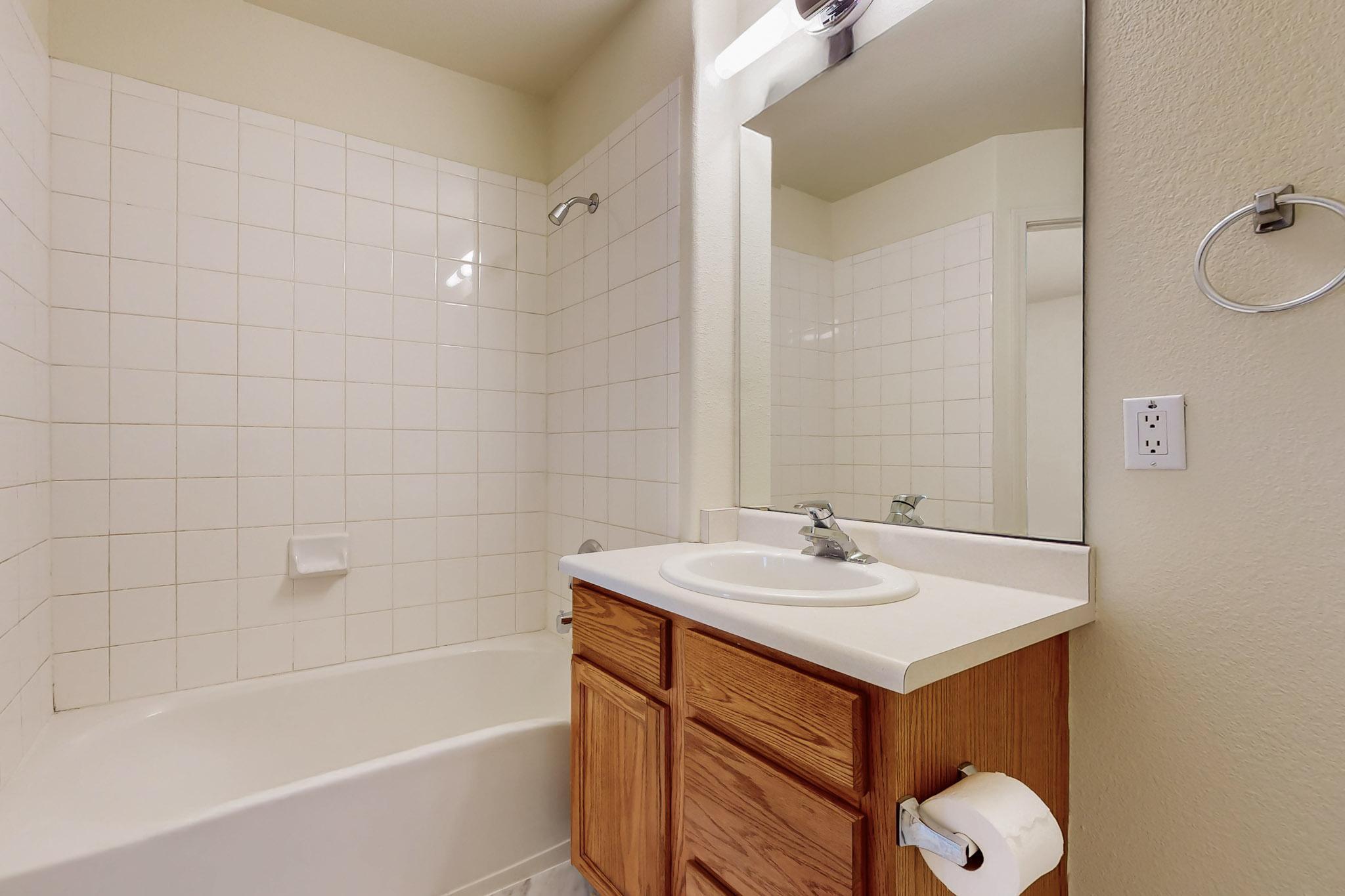 6501 SAN ANTONIO Drive NE