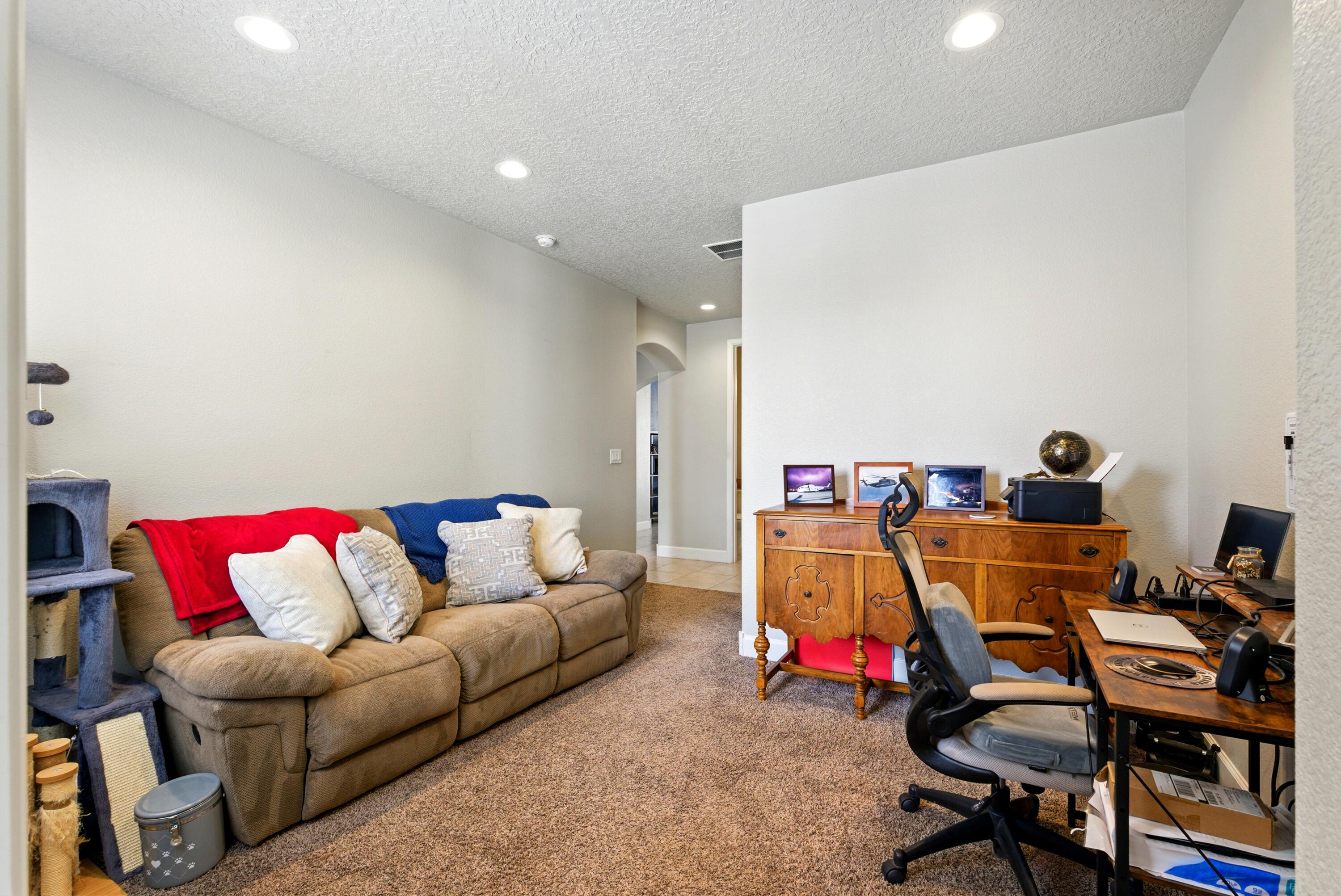 4529 SKYLINE Loop NE