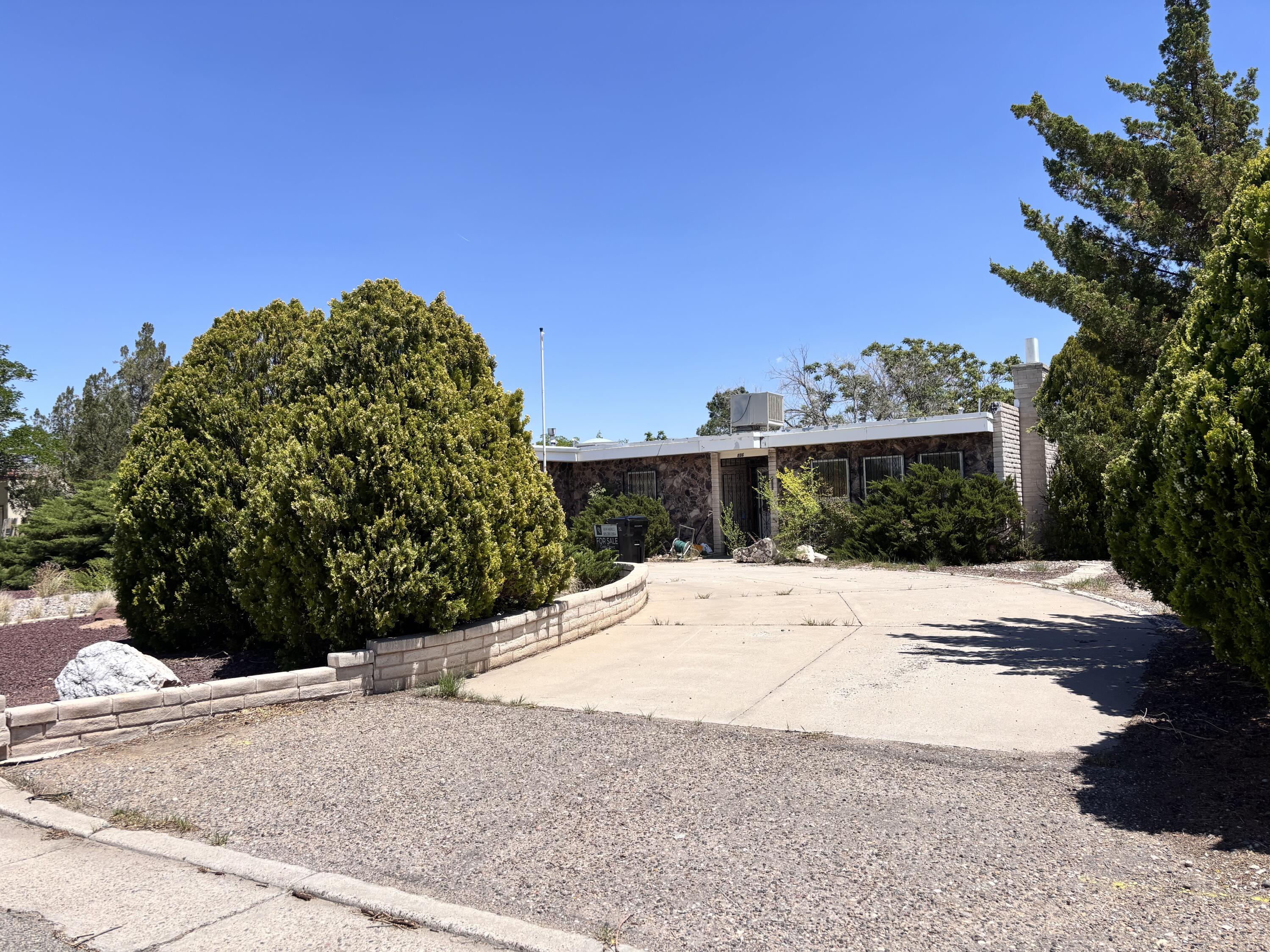 806 OREJA DE ORO Drive SE
