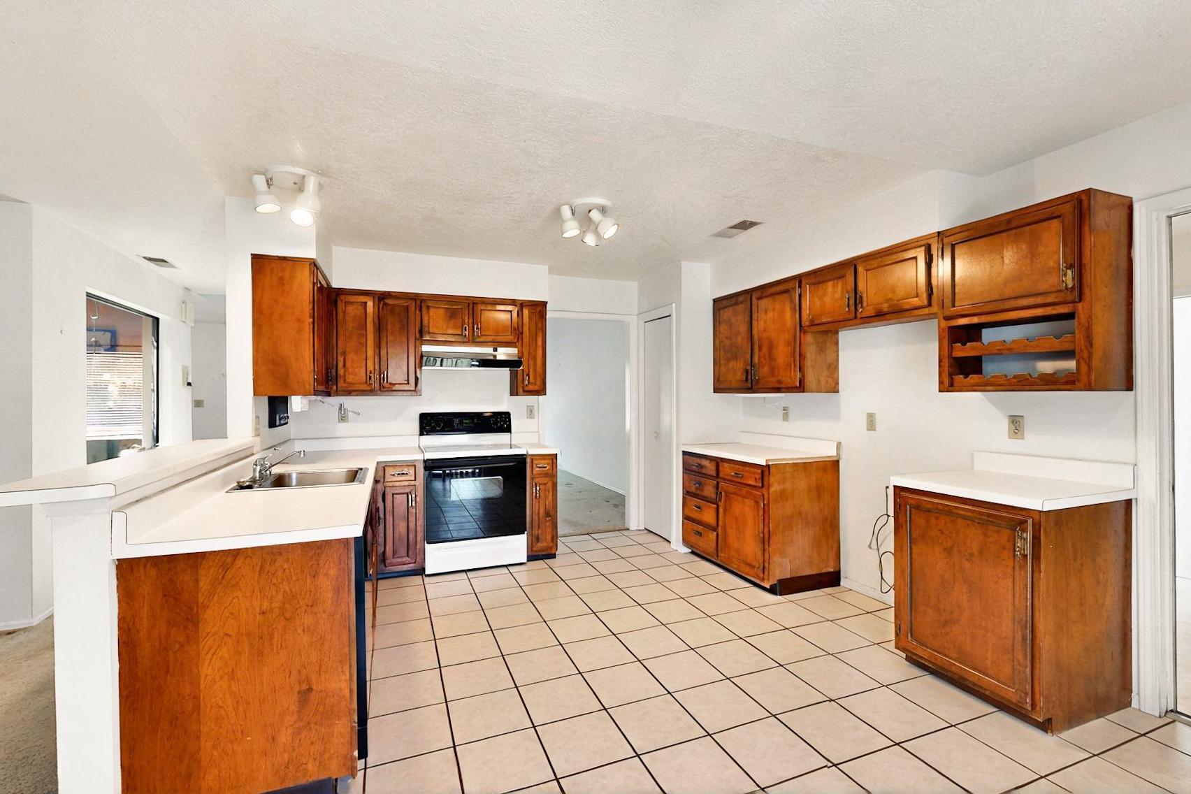 653 FREDERICO Boulevard