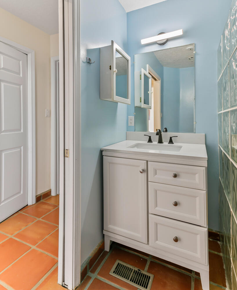 6383 HOOCHANEETSA Boulevard