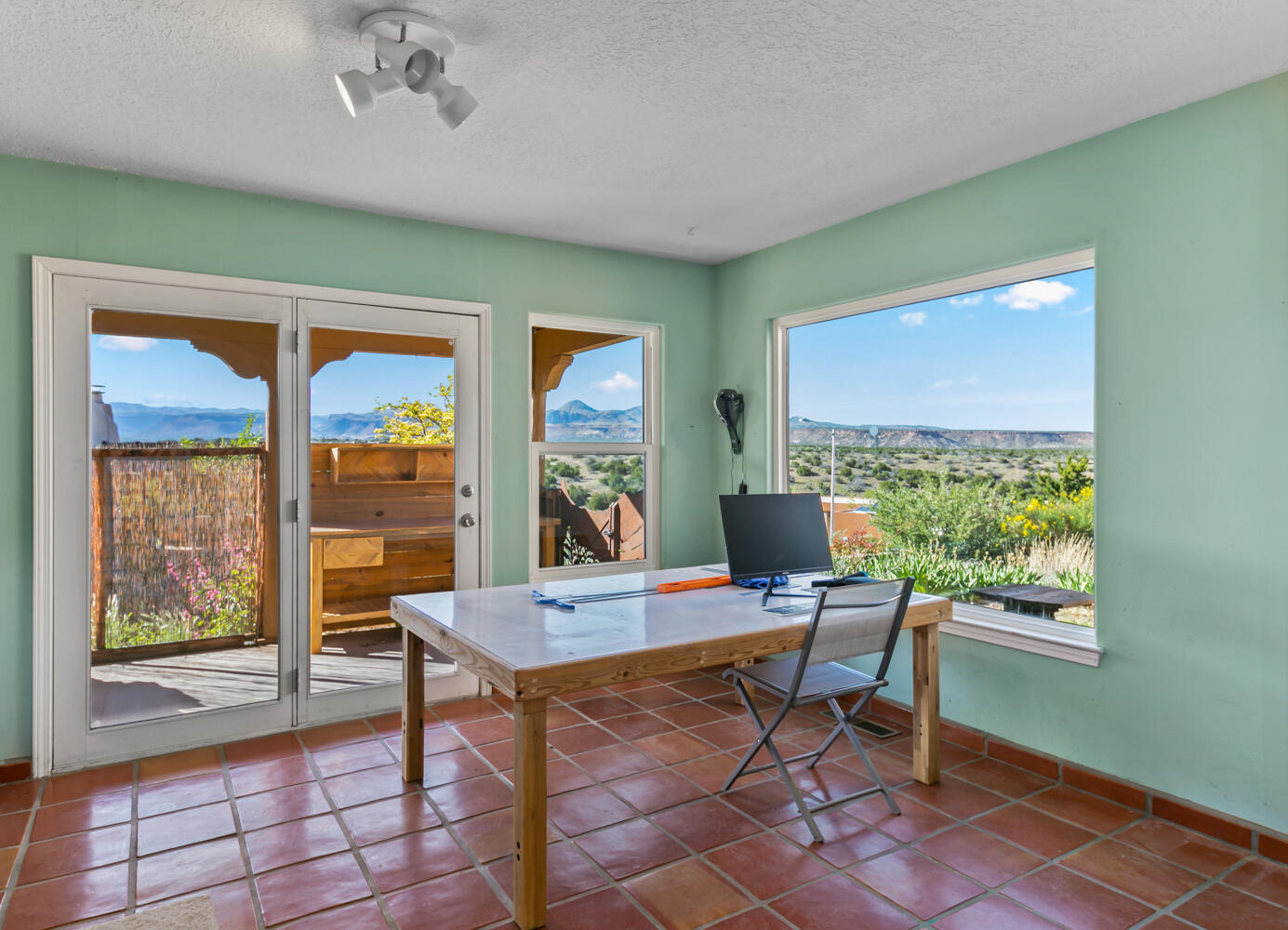 6383 HOOCHANEETSA Boulevard