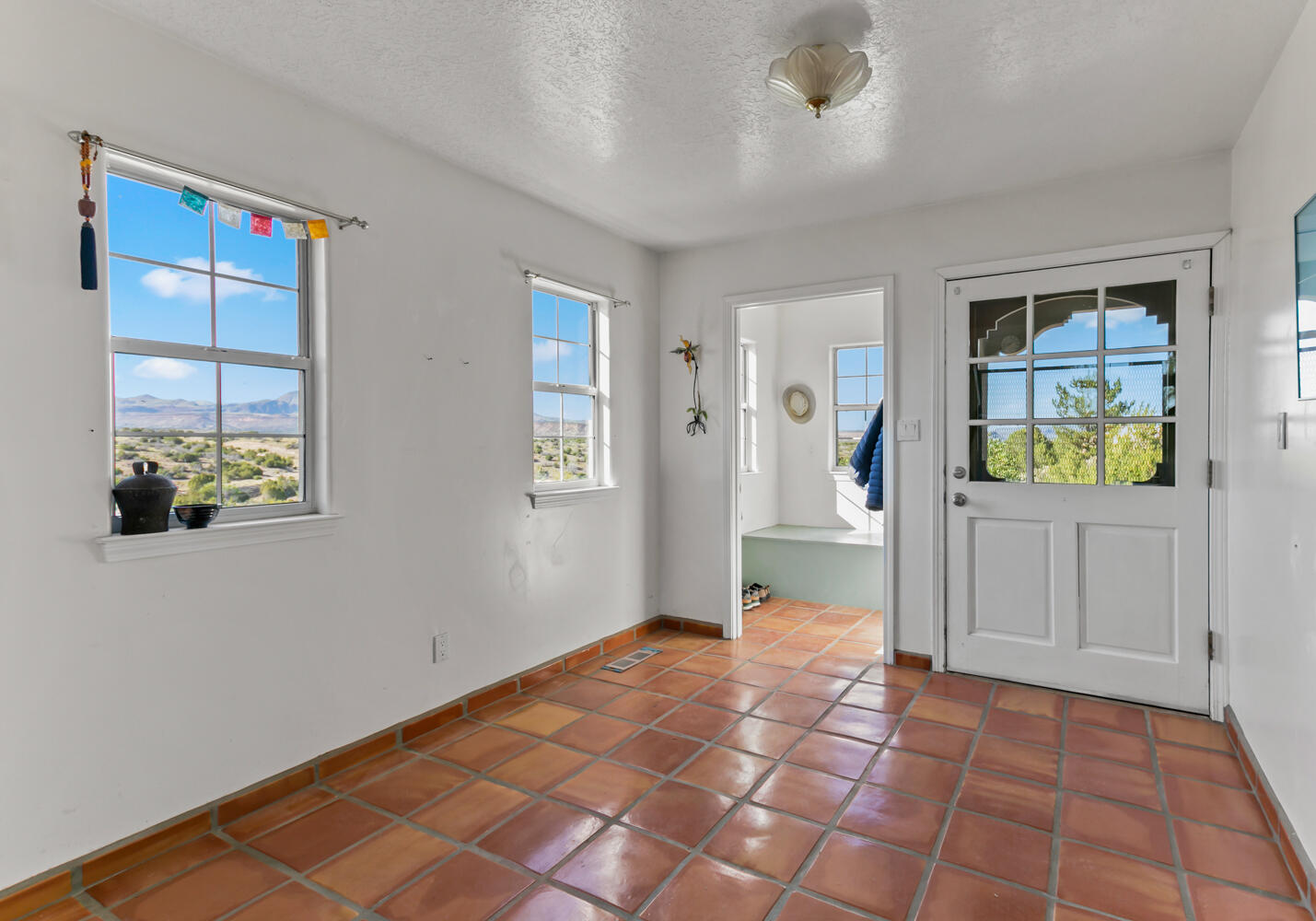 6383 HOOCHANEETSA Boulevard