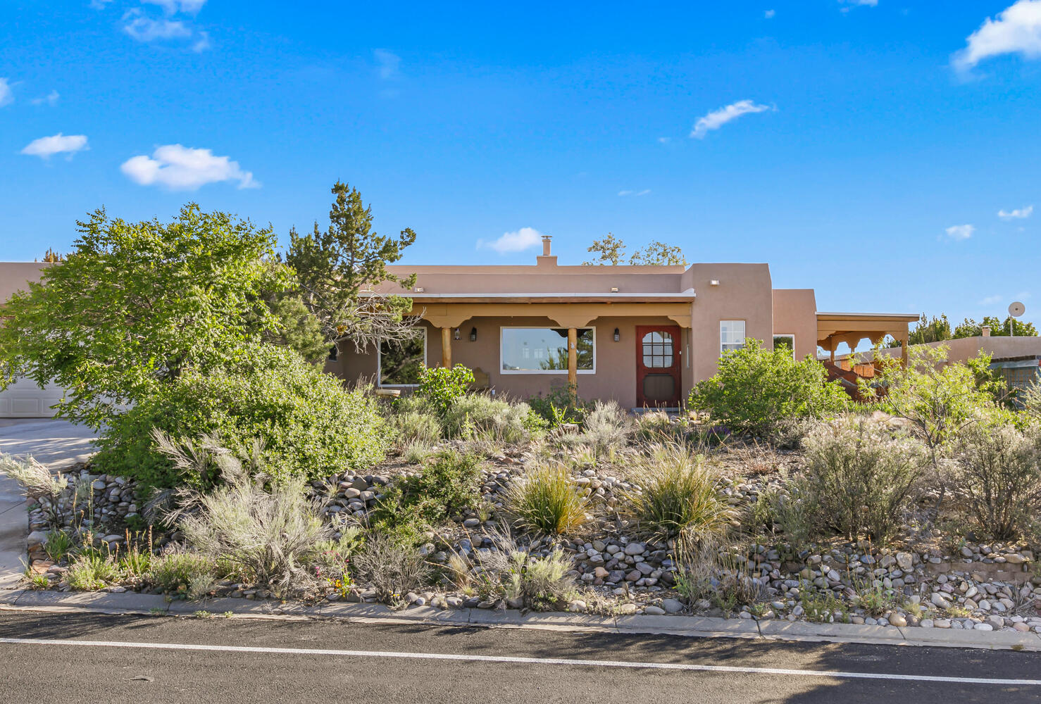 6383 HOOCHANEETSA Boulevard