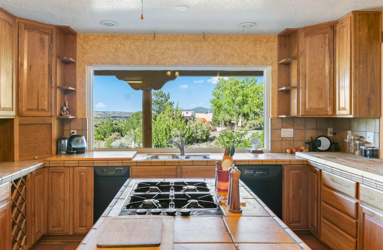 6383 HOOCHANEETSA Boulevard