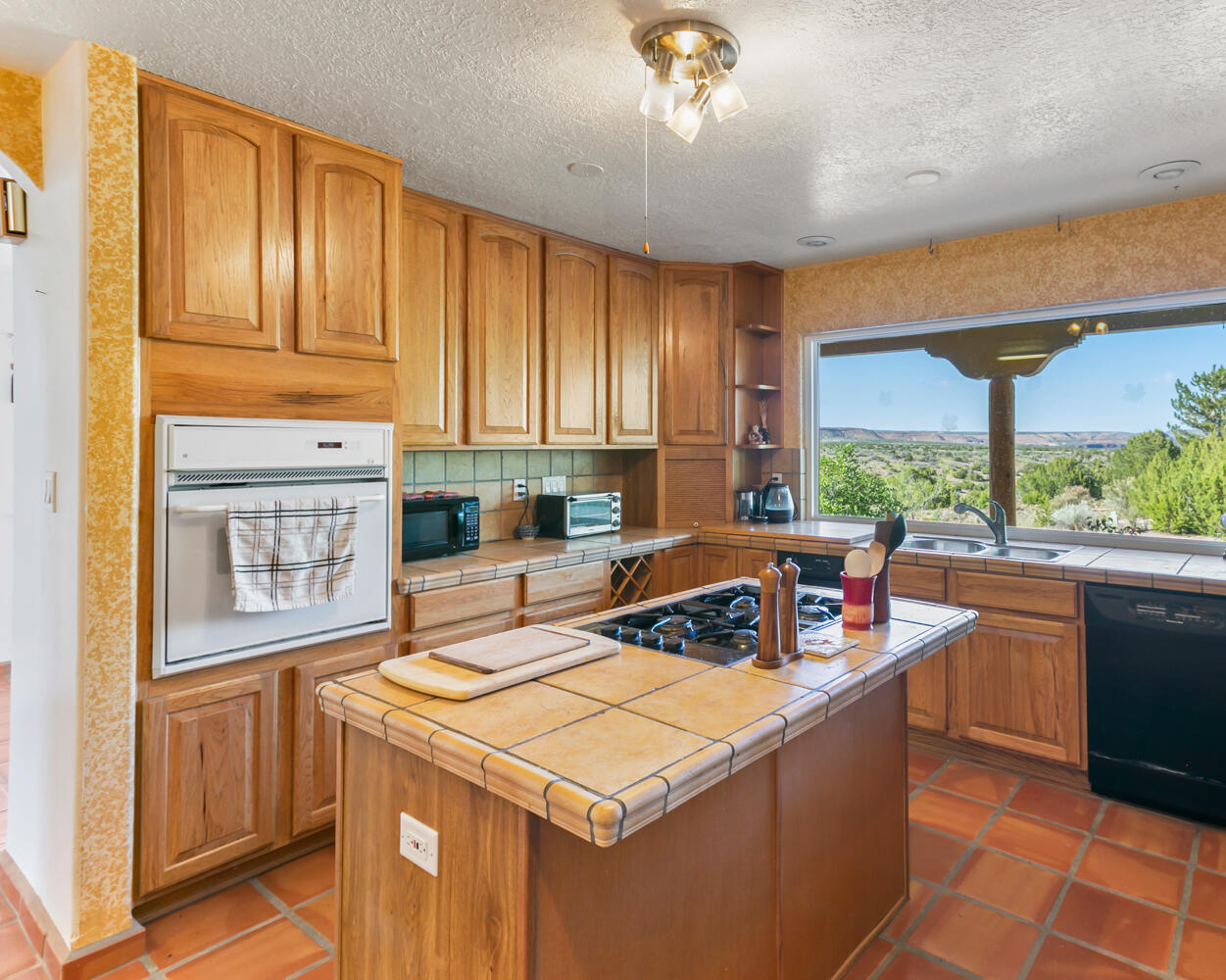 6383 HOOCHANEETSA Boulevard