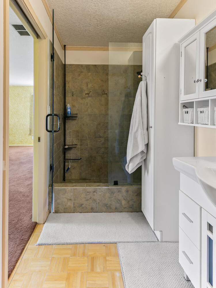 6383 HOOCHANEETSA Boulevard