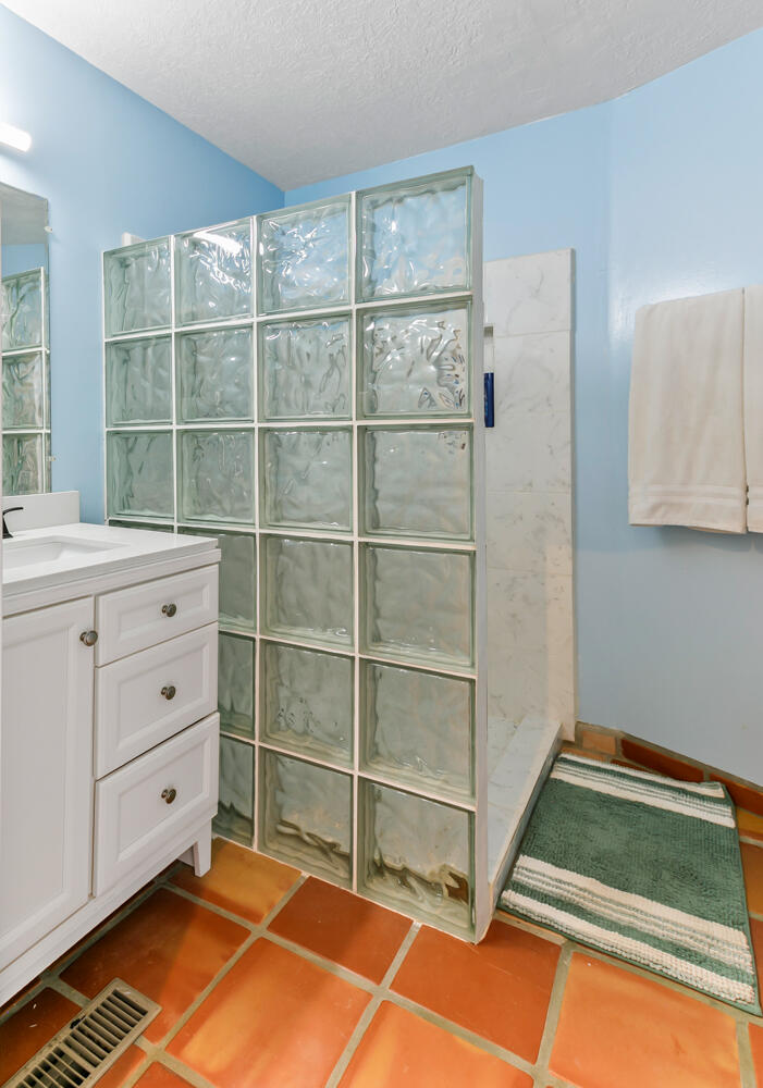 6383 HOOCHANEETSA Boulevard