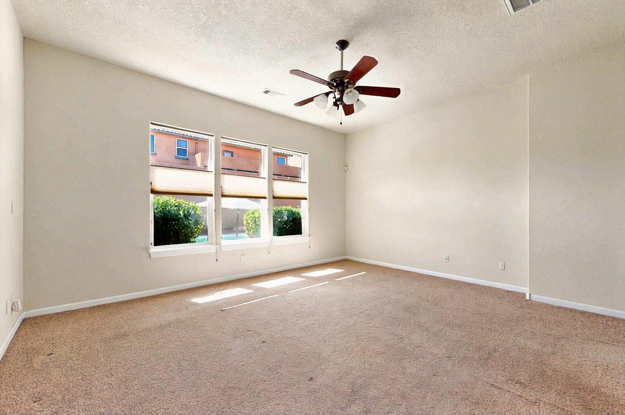 21 LOS BALCONES Place NE