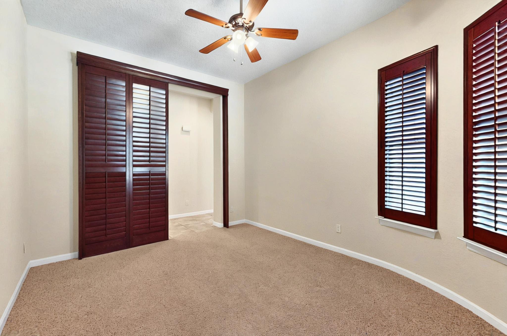 21 LOS BALCONES Place NE