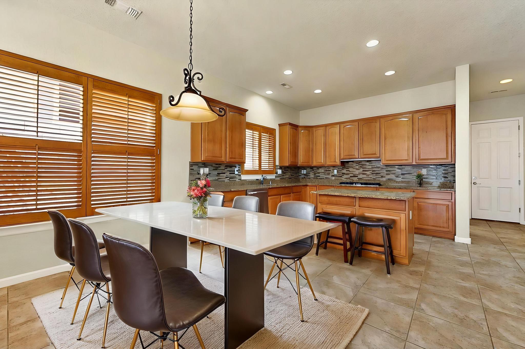 21 LOS BALCONES Place NE