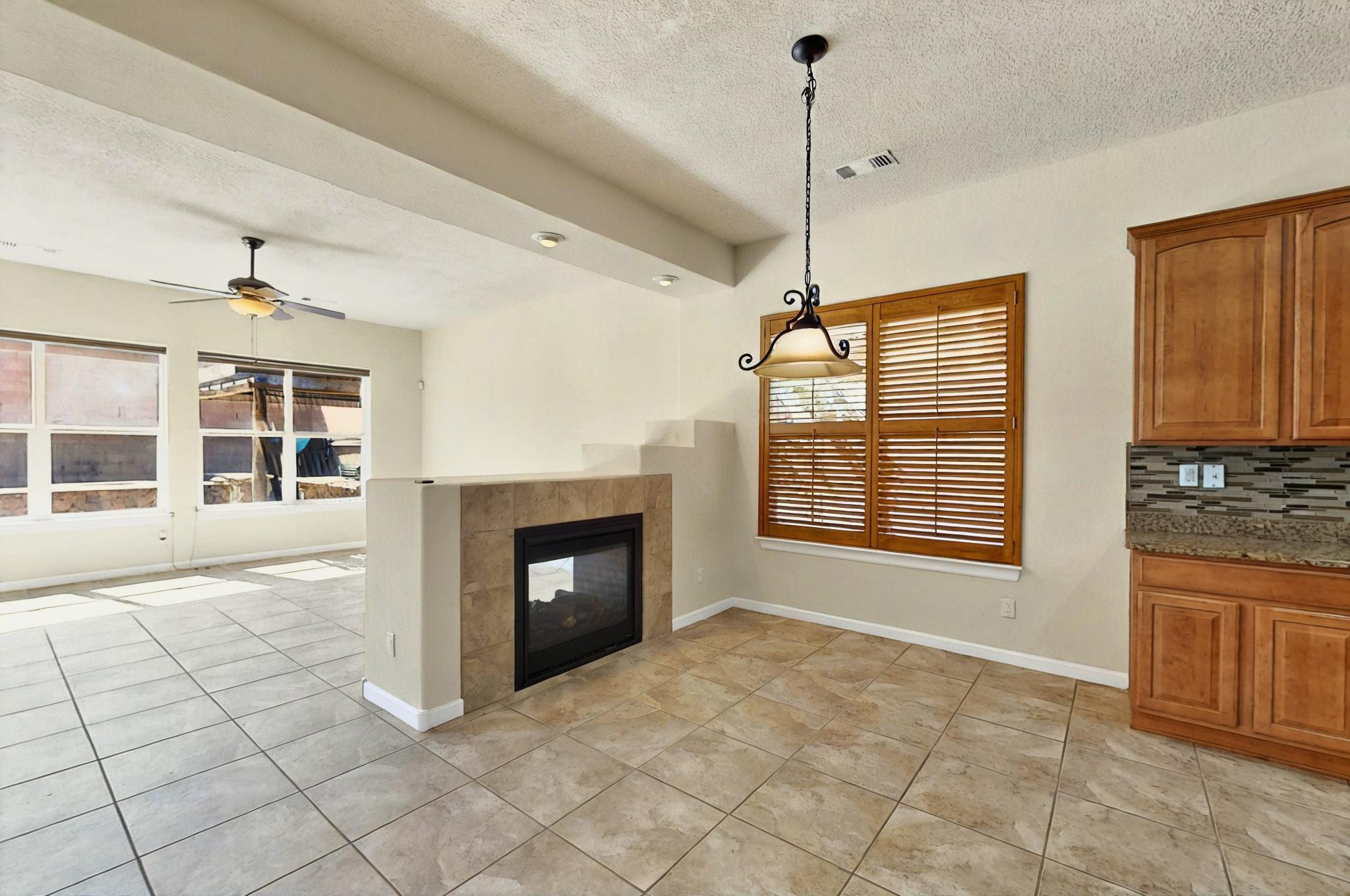 21 LOS BALCONES Place NE