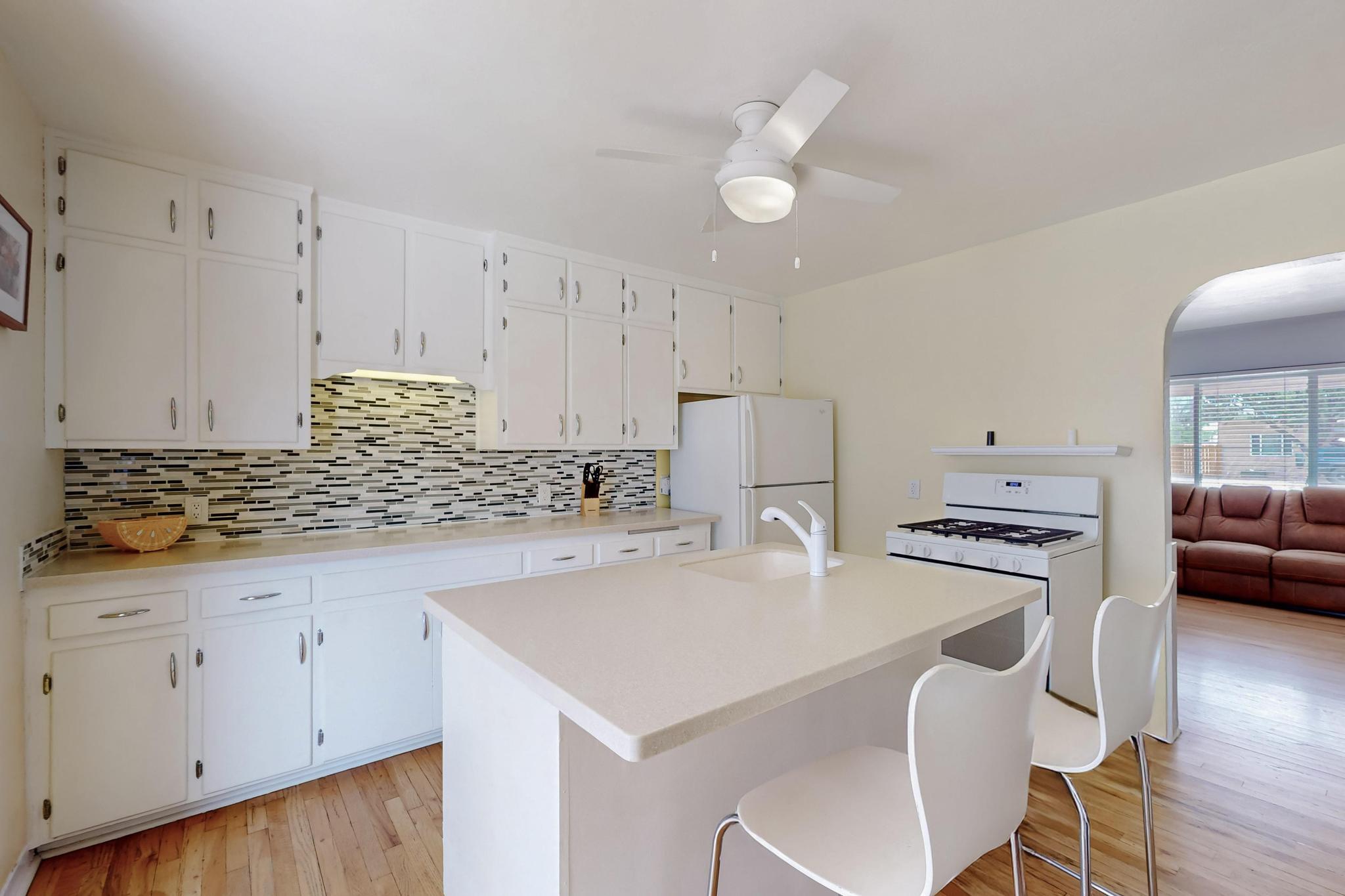 5416 EL ENCANTO Place NE