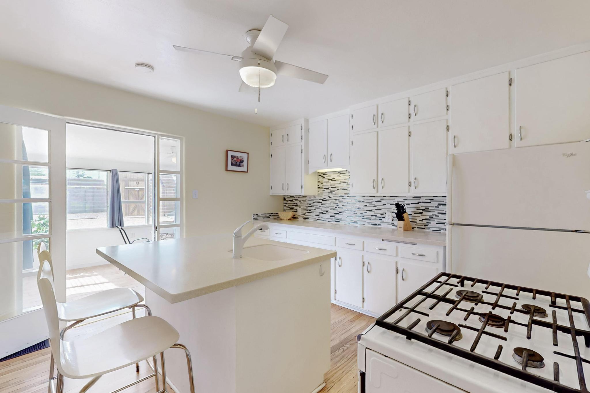 5416 EL ENCANTO Place NE