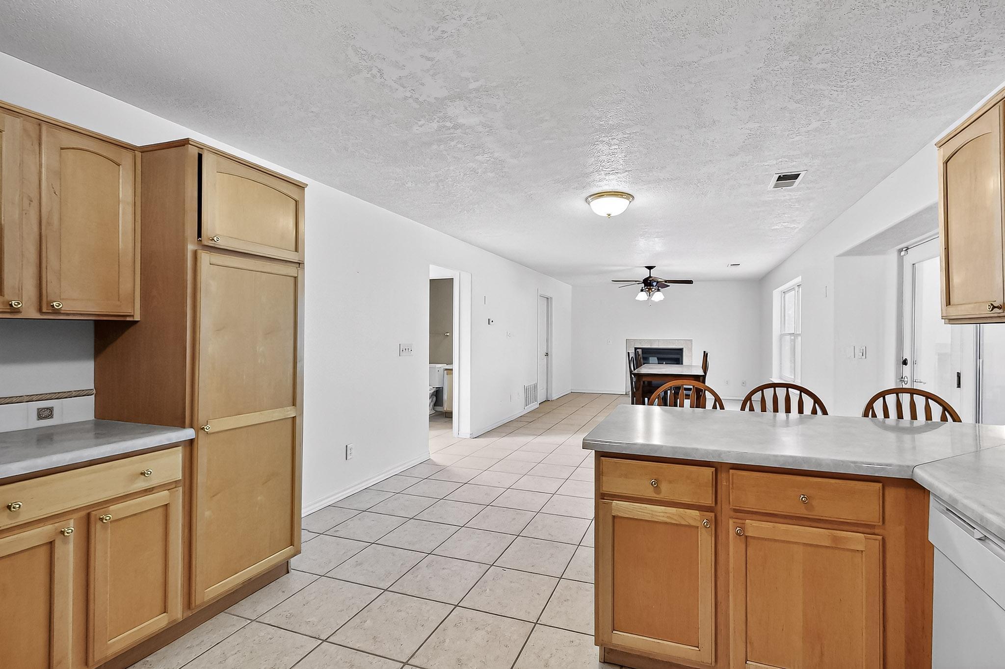 717 MONTERREY Road NE