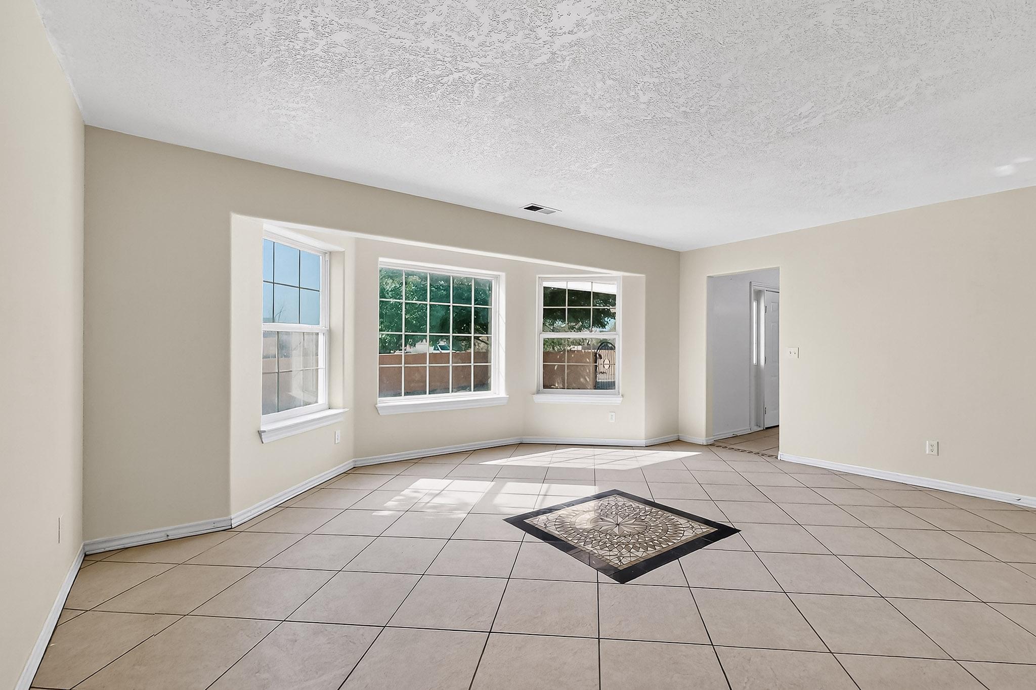 717 MONTERREY Road NE