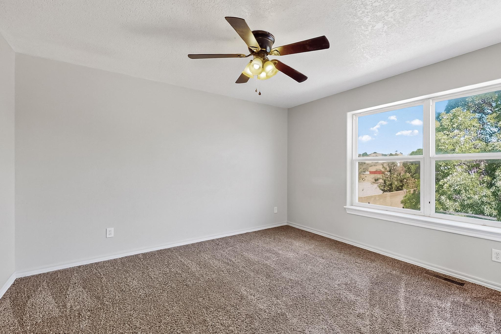 717 MONTERREY Road NE