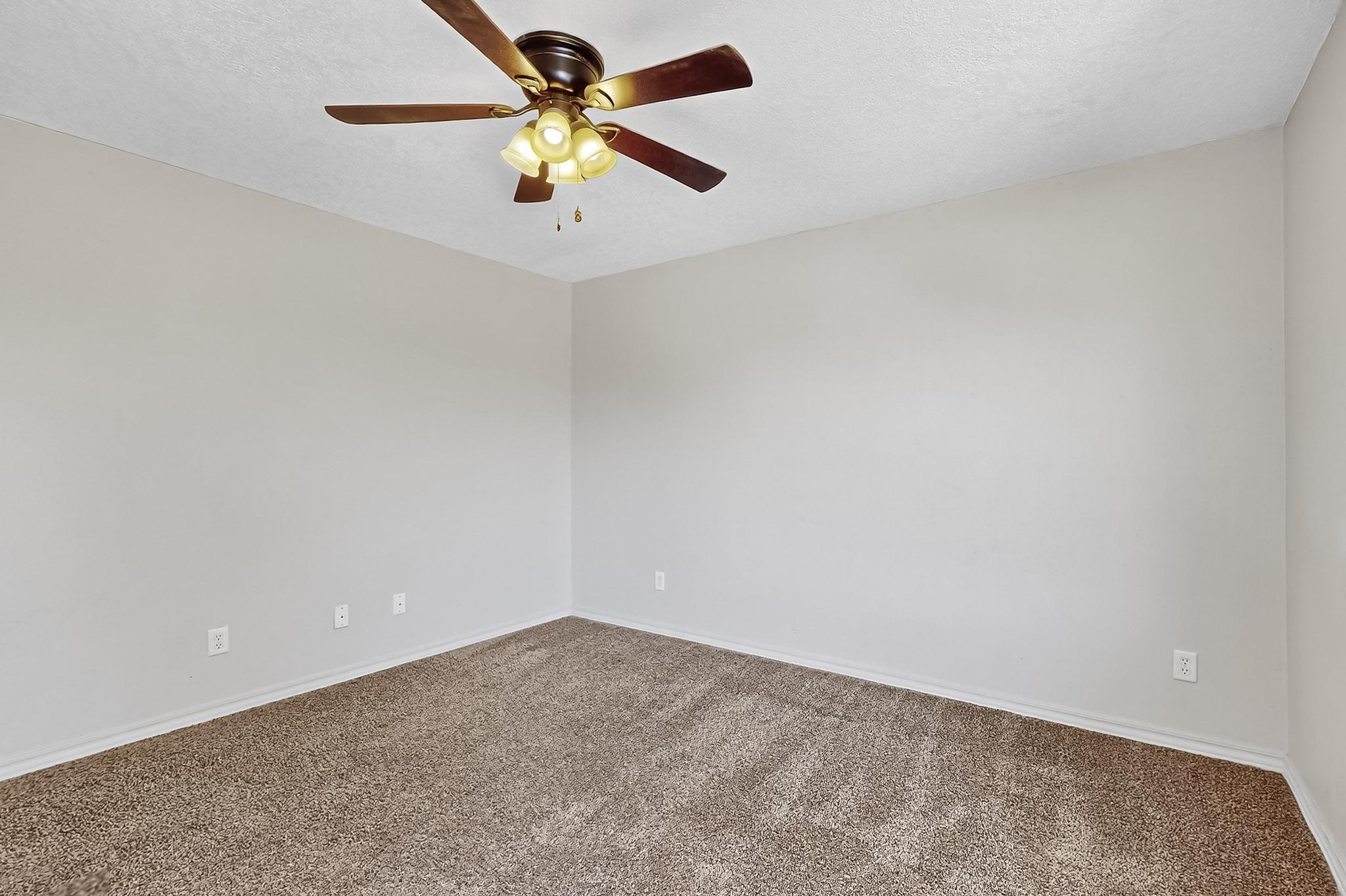 717 MONTERREY Road NE