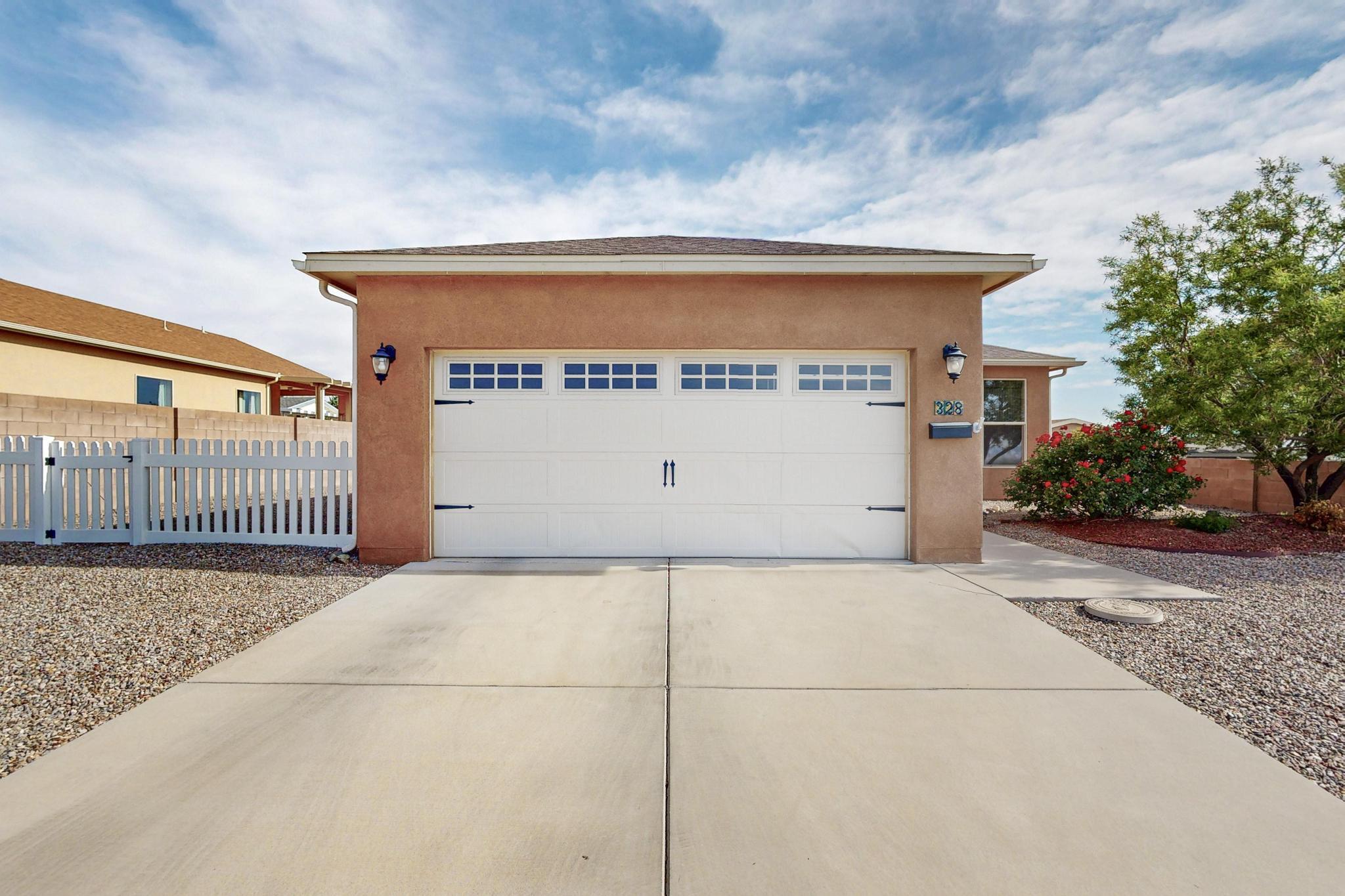 328 SUNRISE BLUFFS Drive