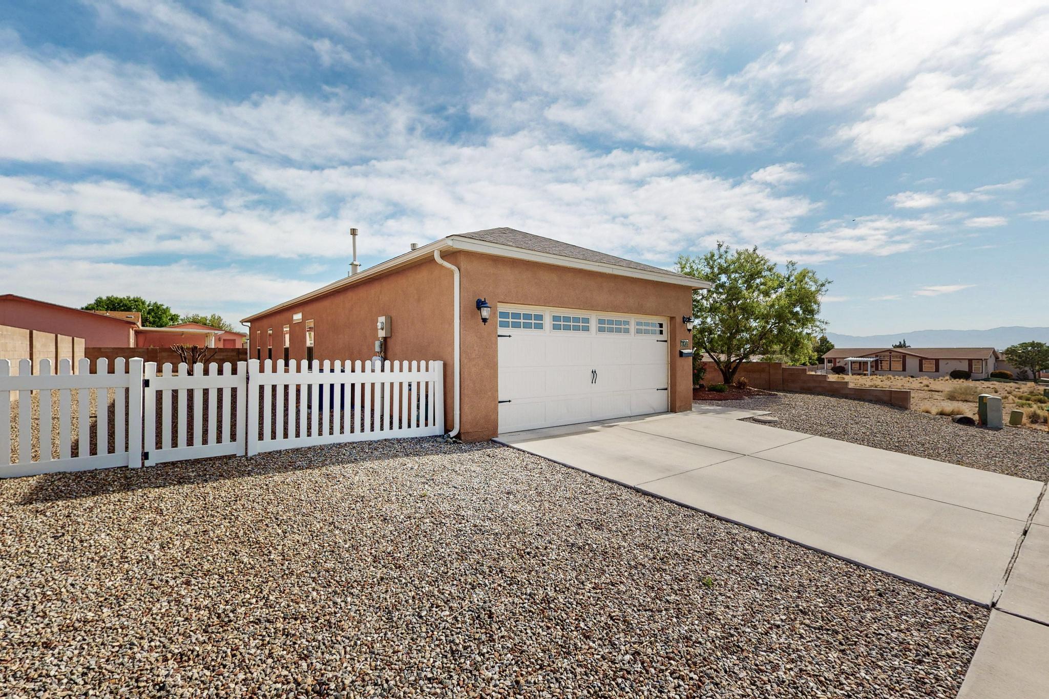 328 SUNRISE BLUFFS Drive