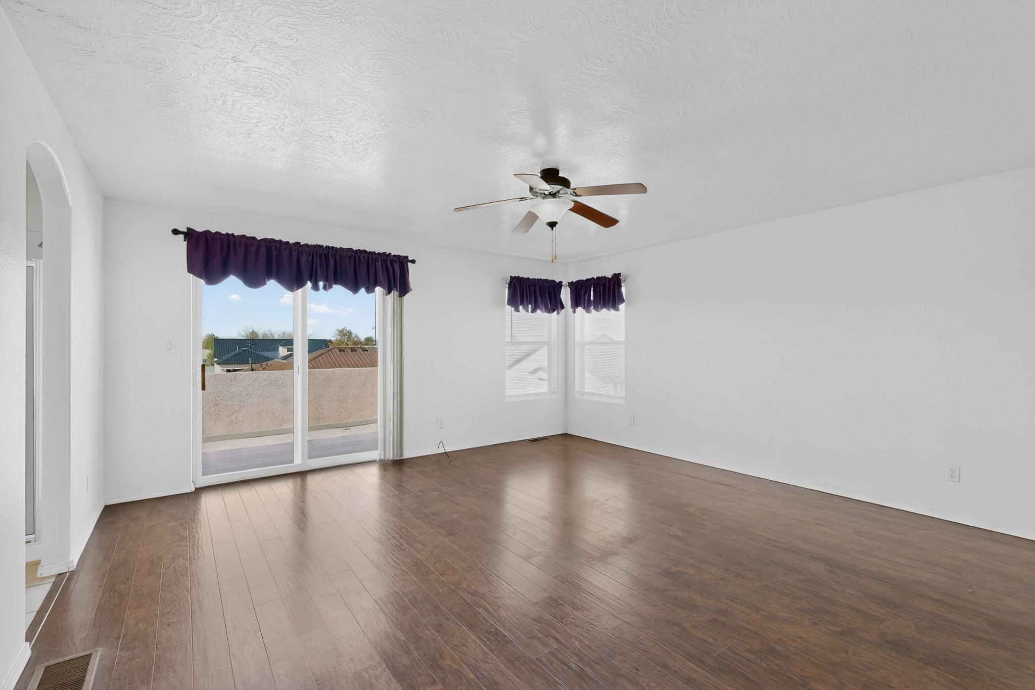 117 EL MUNDO Road