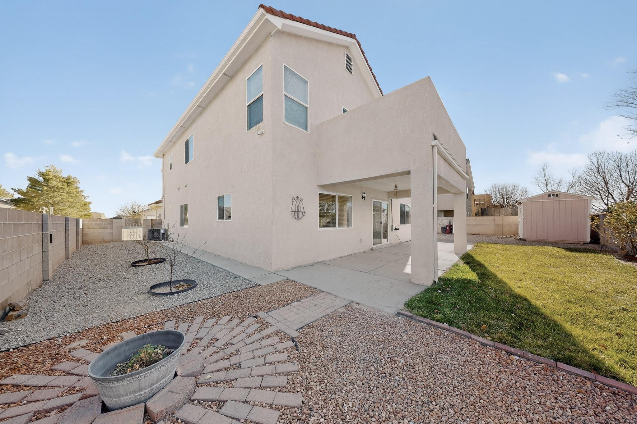 117 EL MUNDO Road
