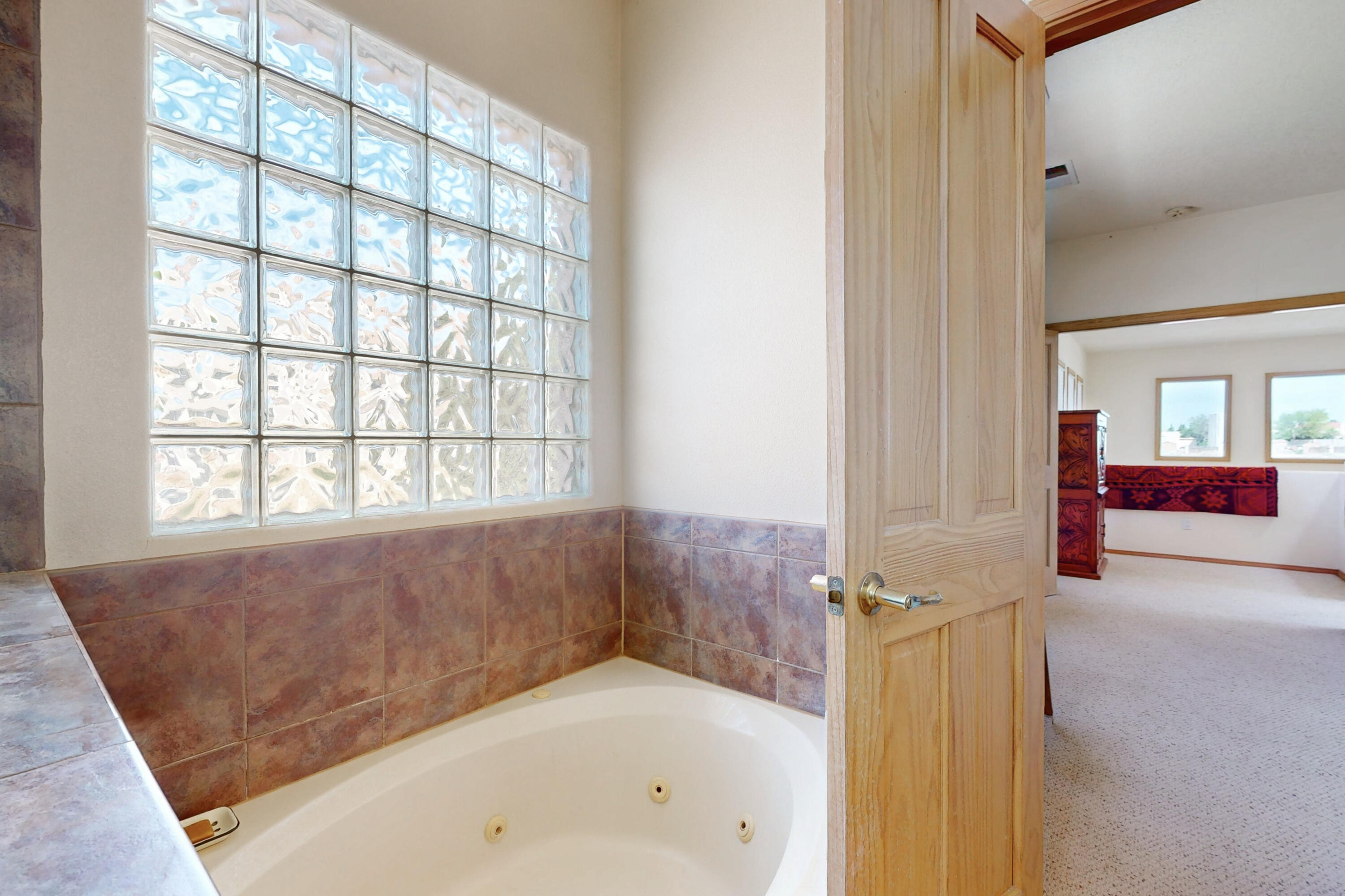 653 RENAISSANCE Loop SE