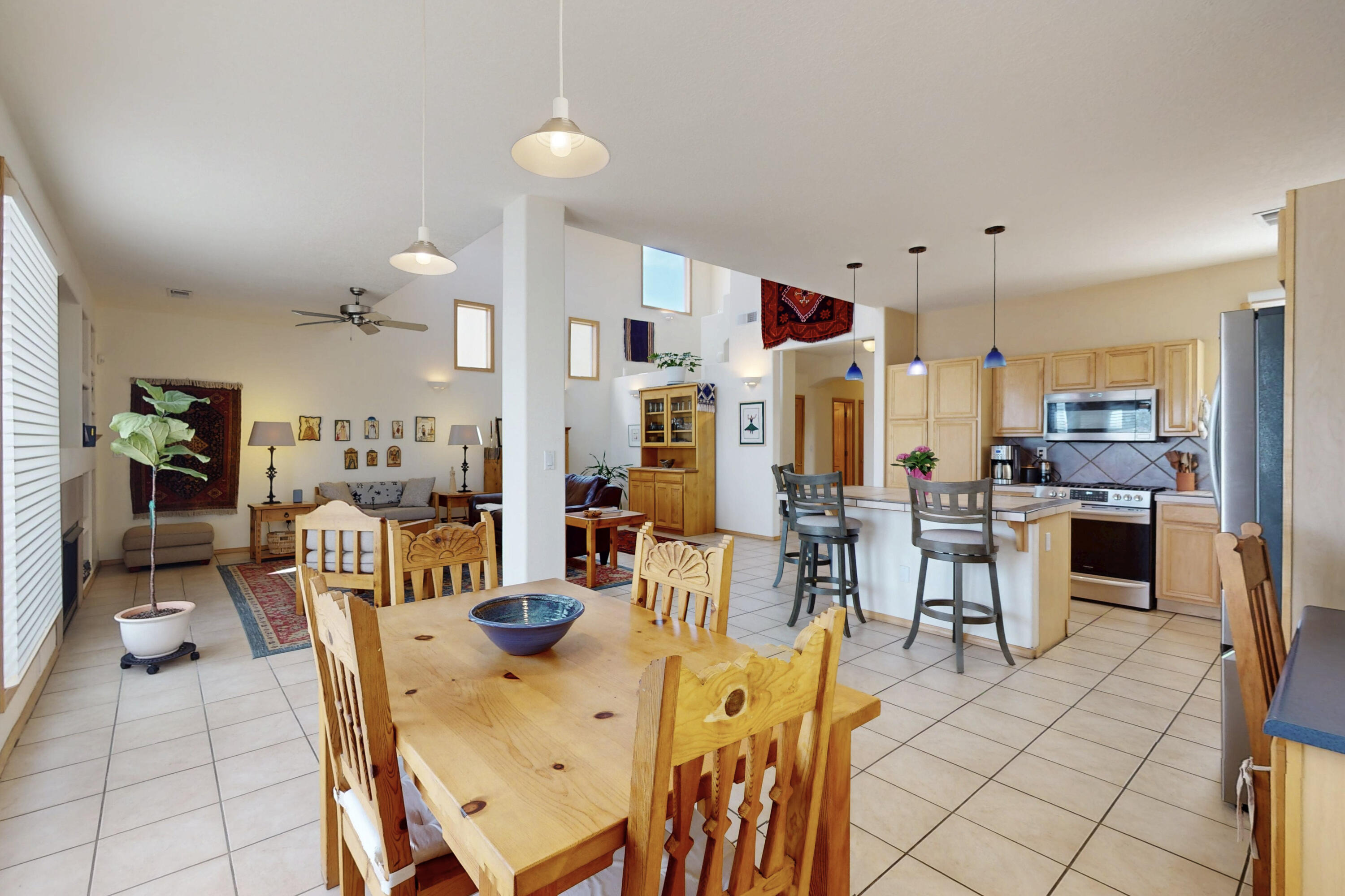 653 RENAISSANCE Loop SE