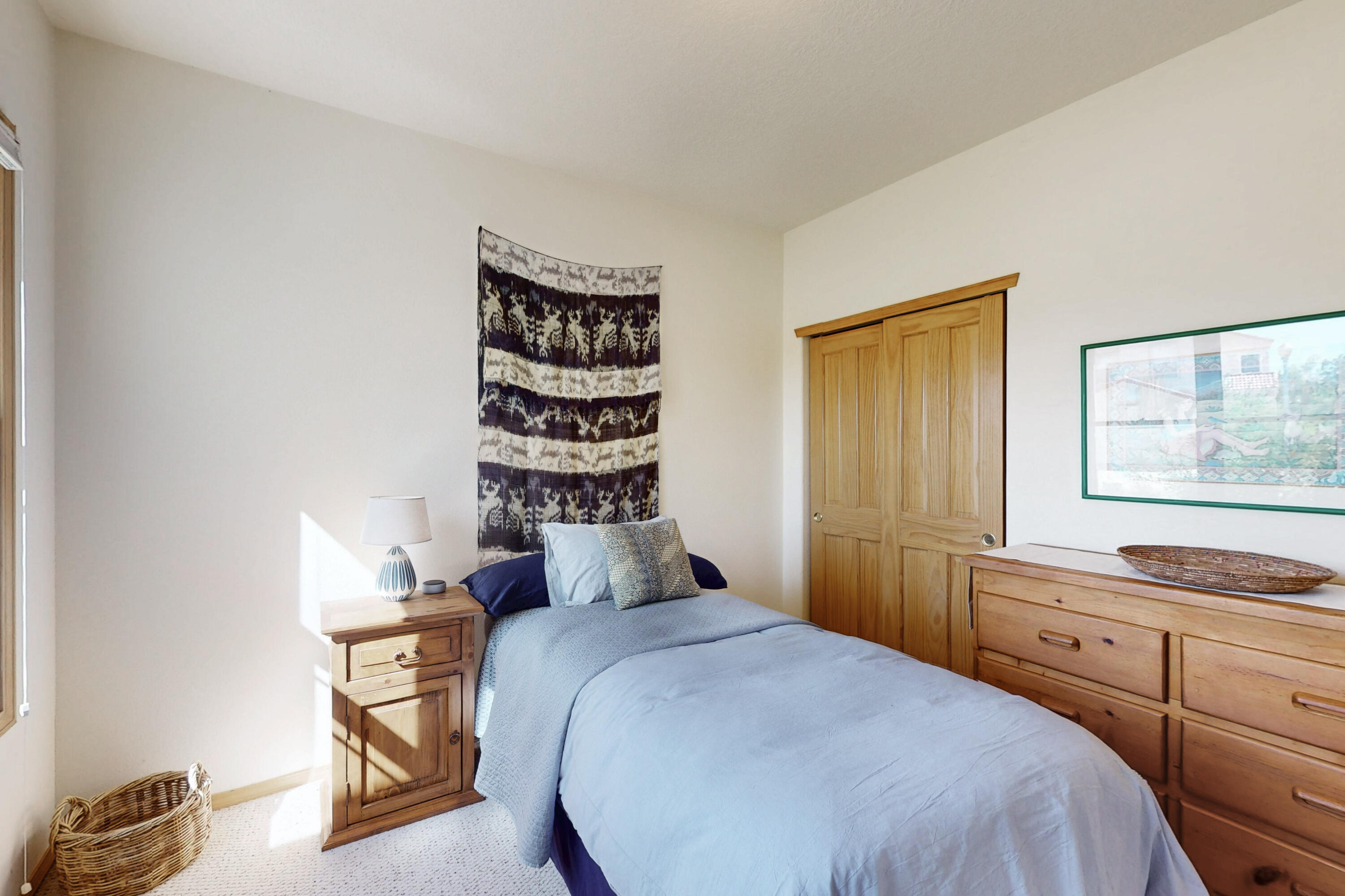 653 RENAISSANCE Loop SE