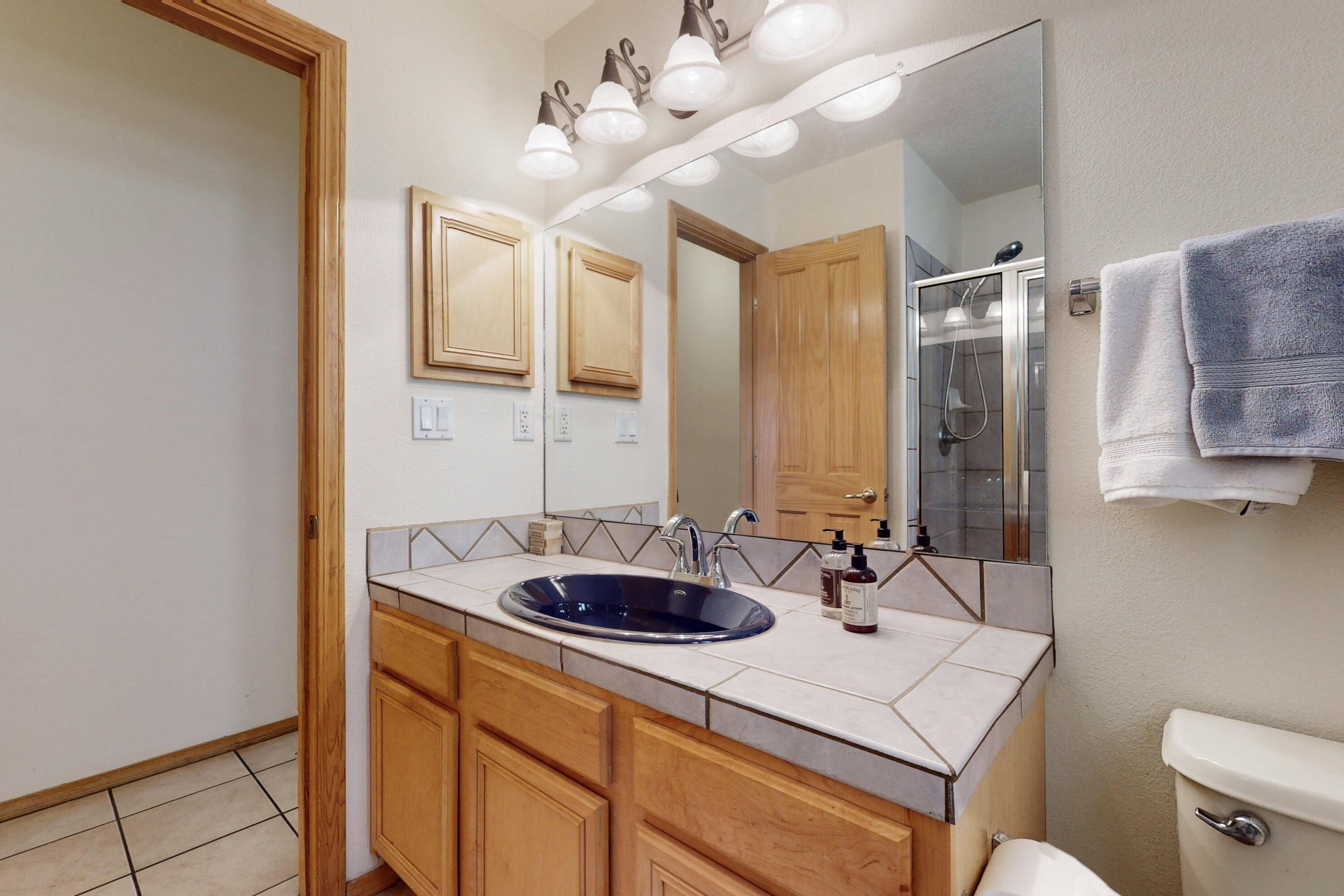 653 RENAISSANCE Loop SE