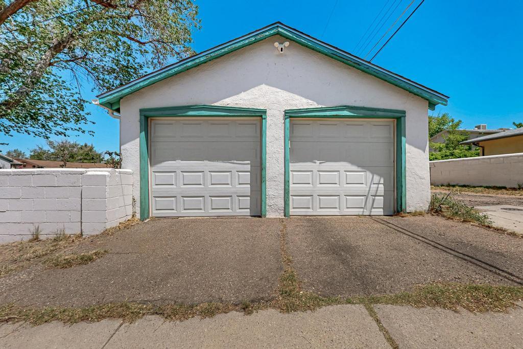 424 RICHMOND Drive SE