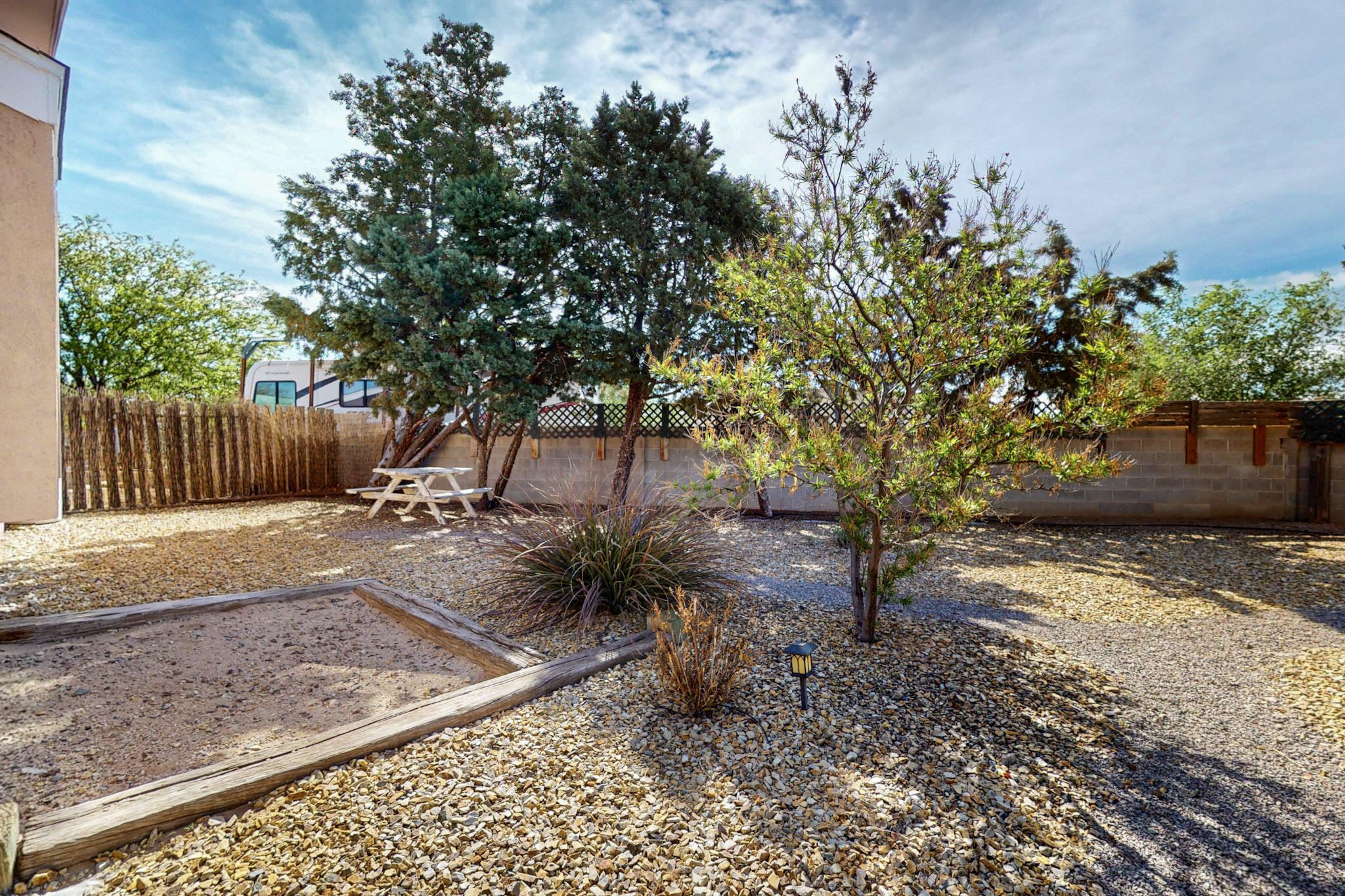 430 VANCOUVER Place SE
