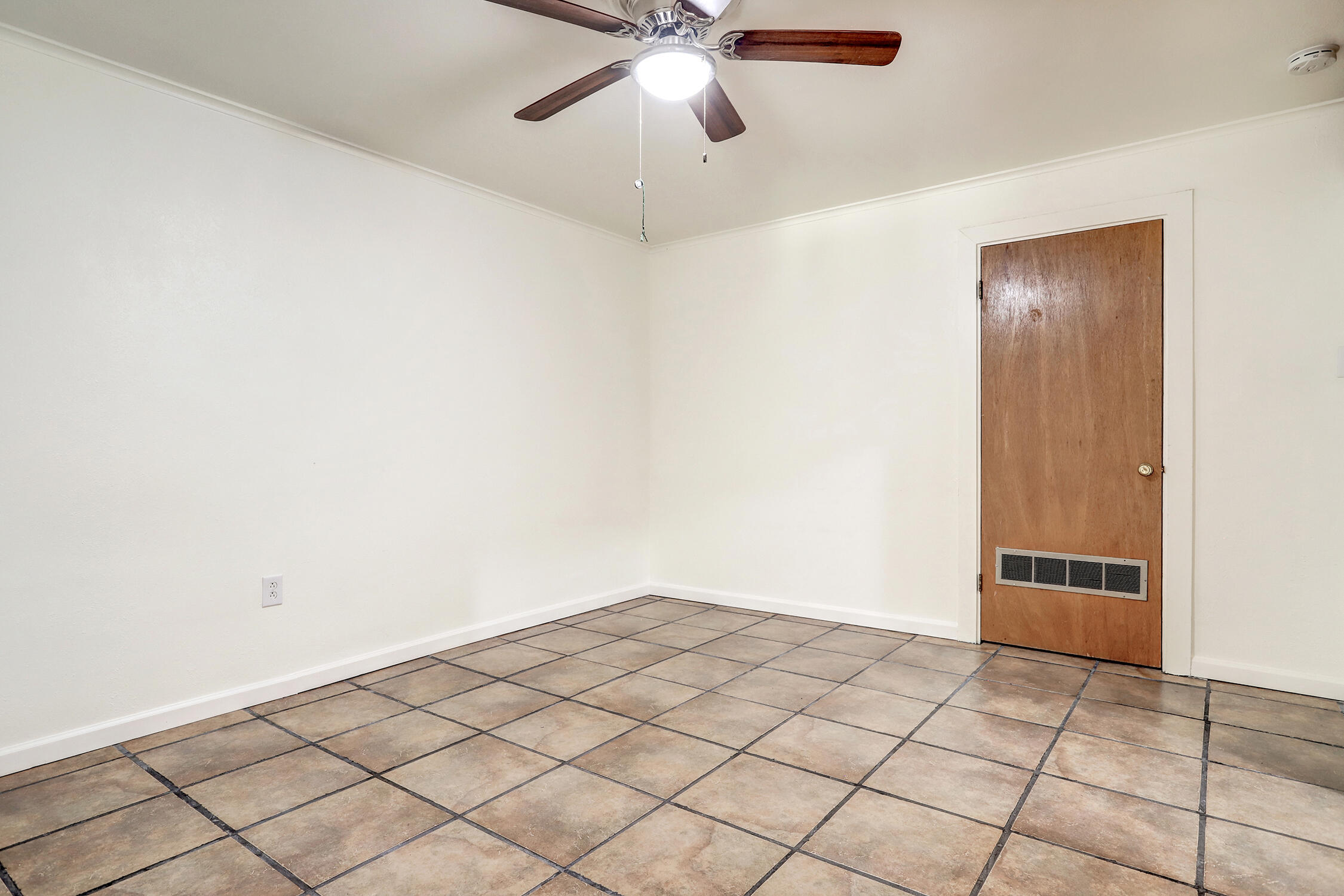 1835 SOLANO Drive NE