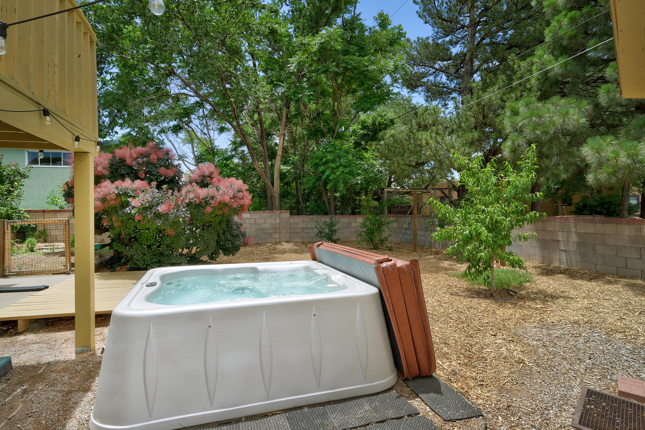 1835 SOLANO Drive NE