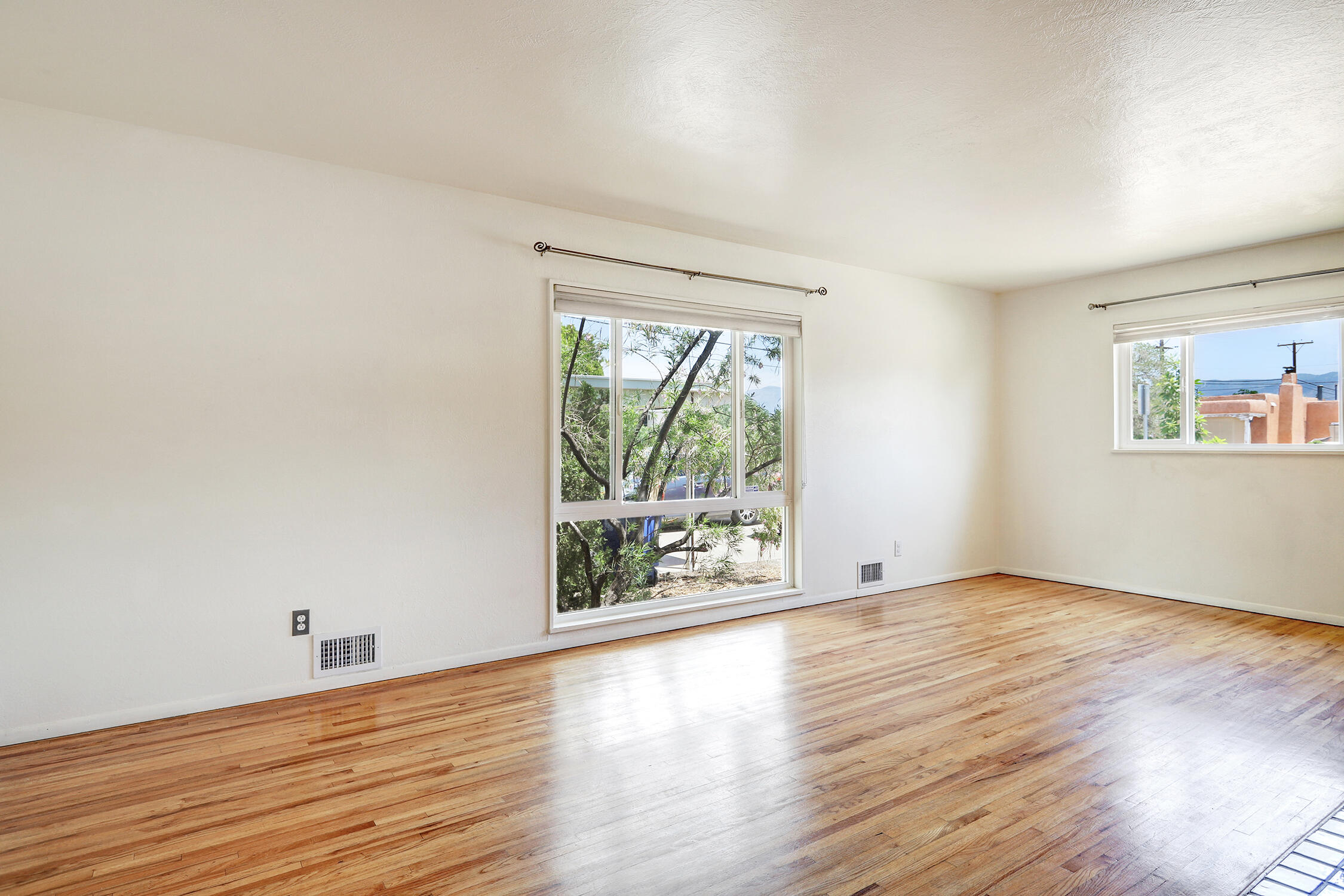 1835 SOLANO Drive NE