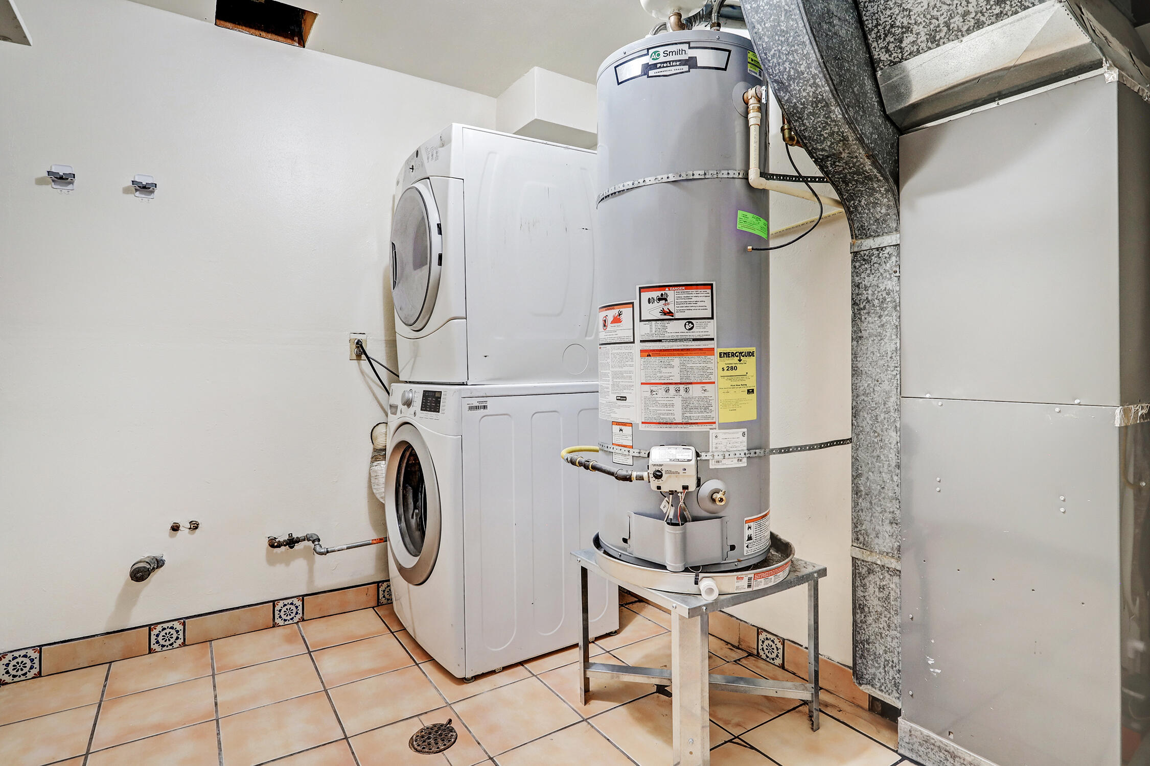 1835 SOLANO Drive NE