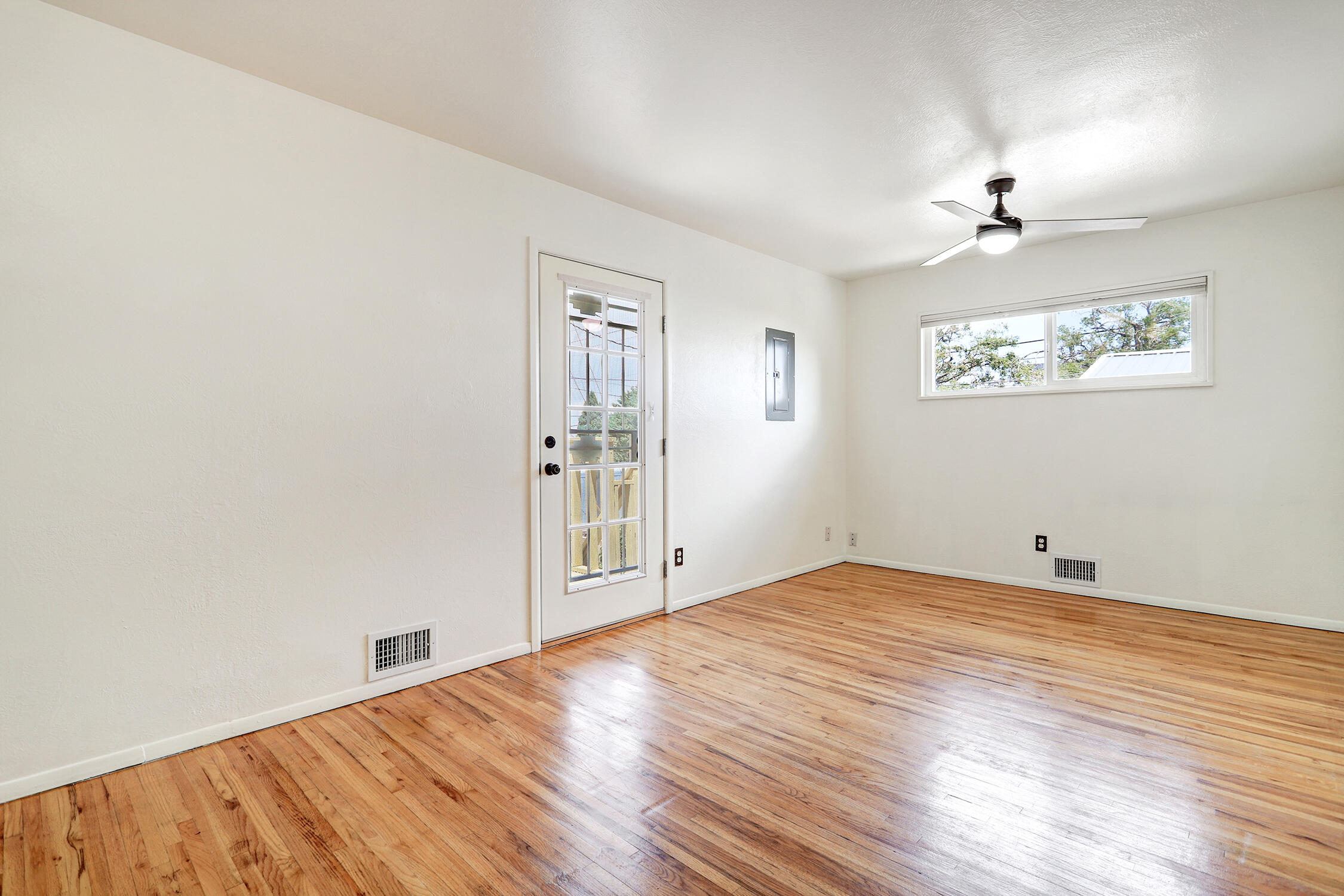 1835 SOLANO Drive NE