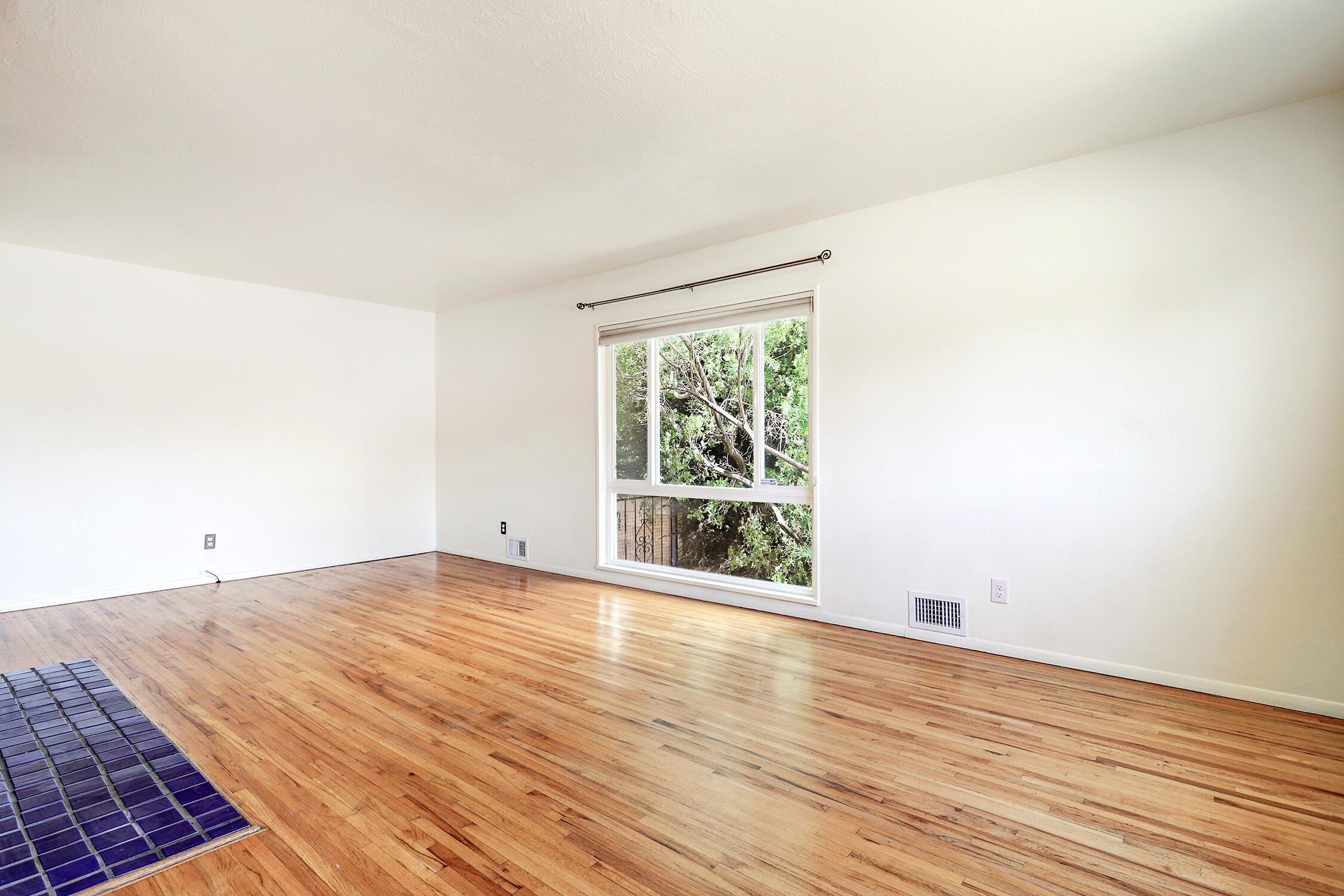 1835 SOLANO Drive NE