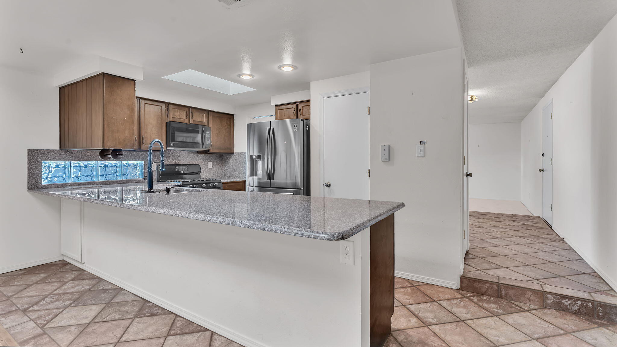 6600 AVENIDA LA COSTA NE