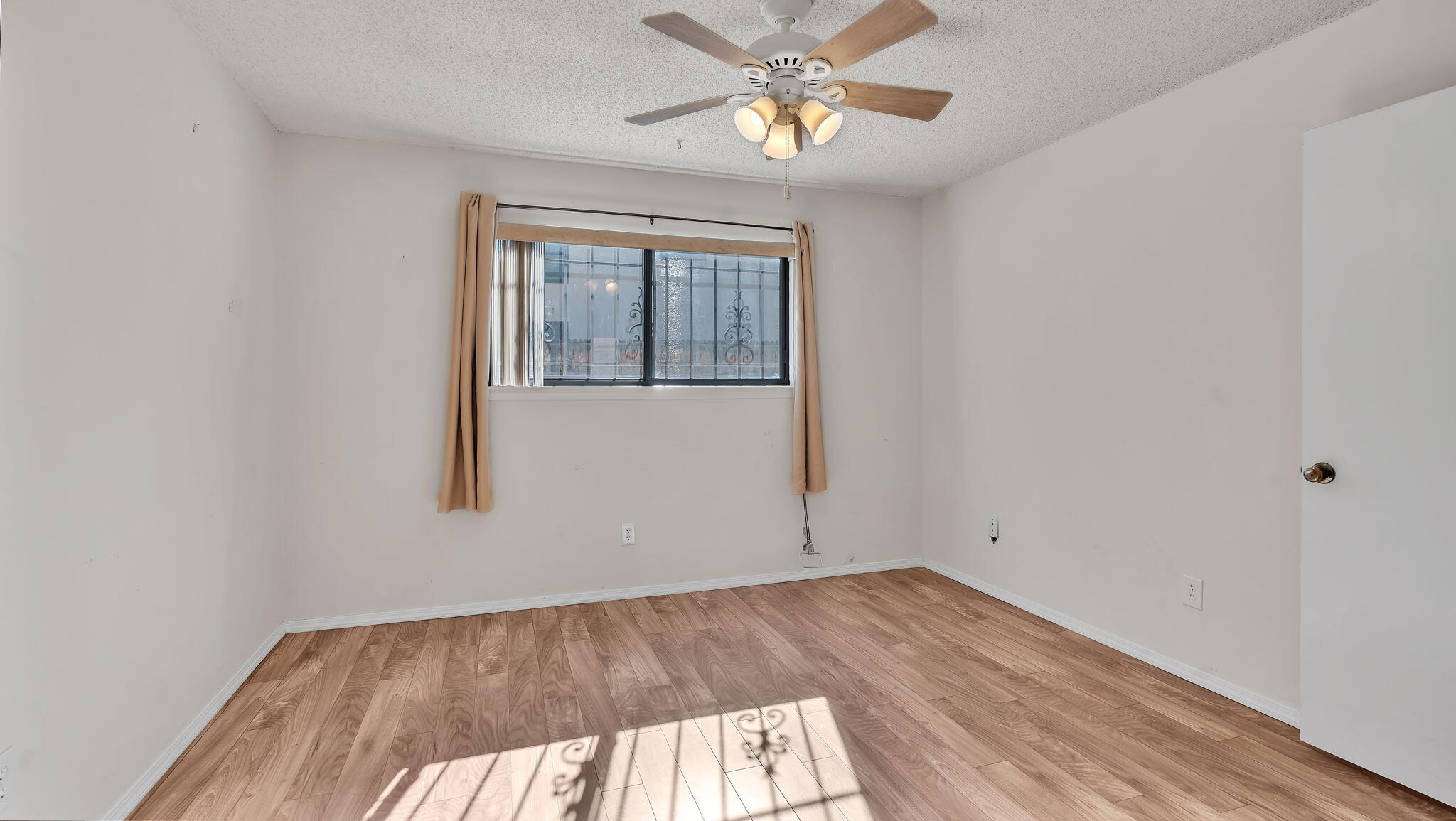 6600 AVENIDA LA COSTA NE