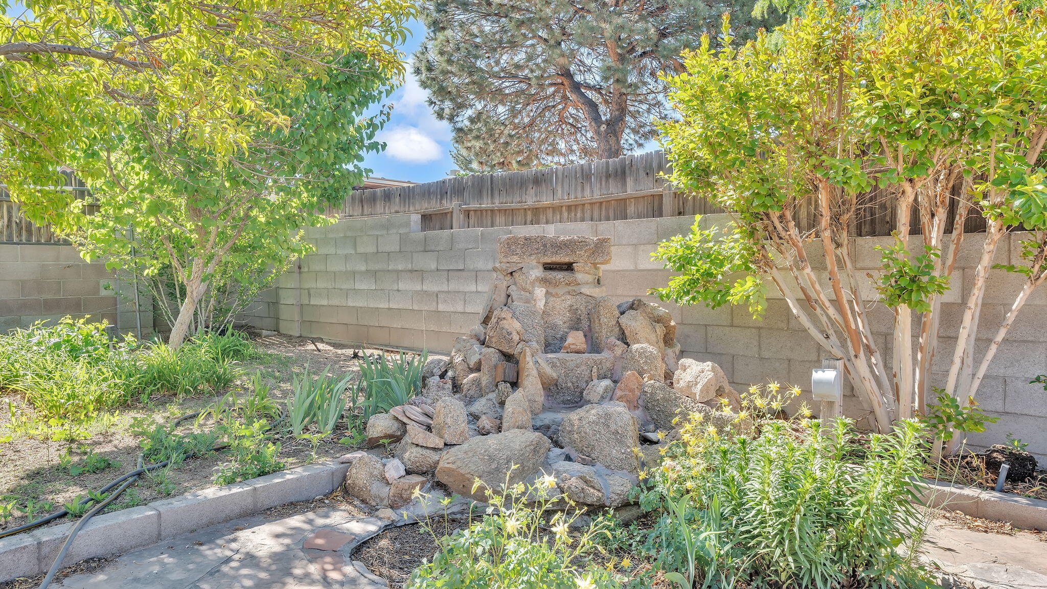 6600 AVENIDA LA COSTA NE