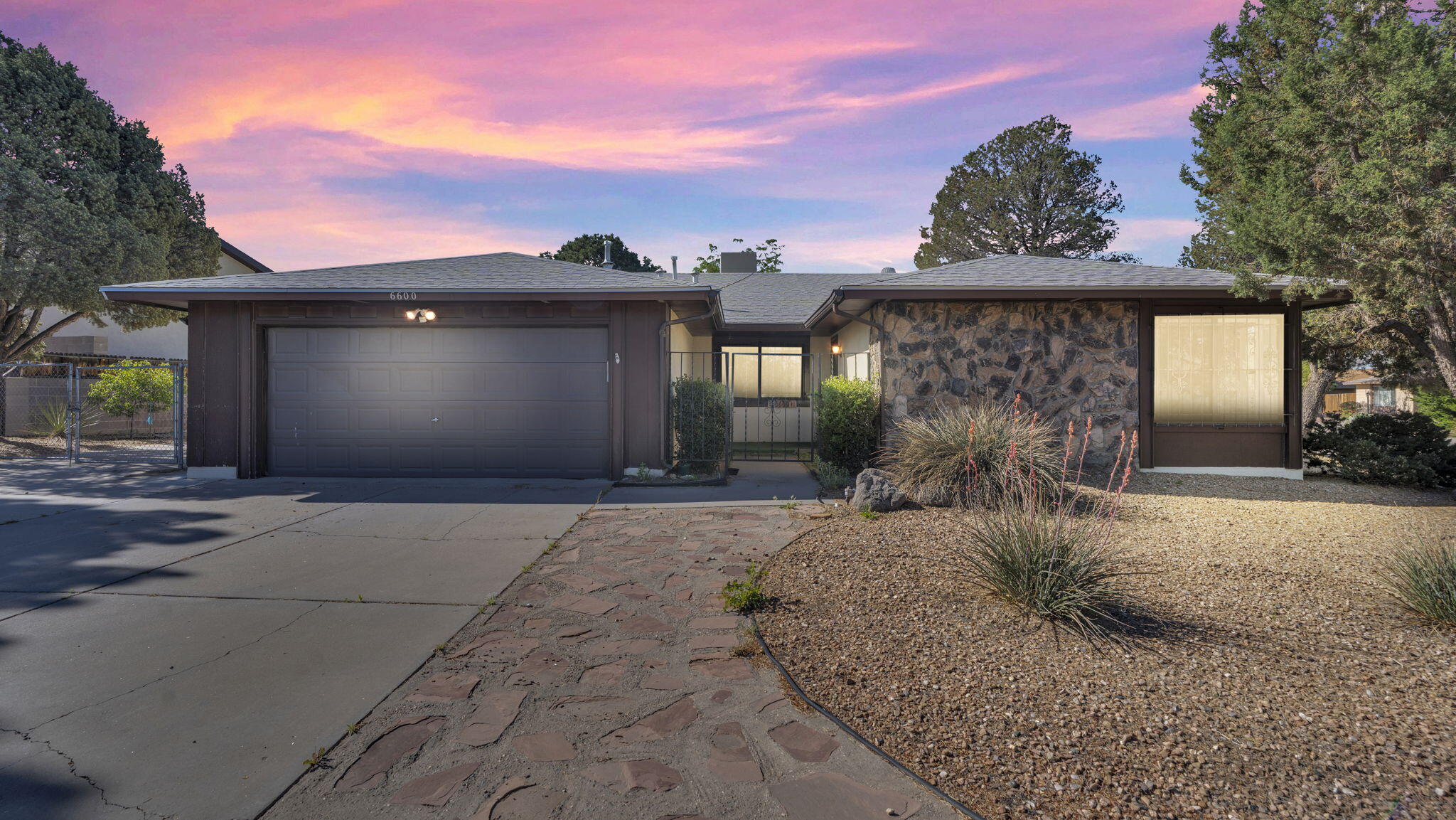 6600 AVENIDA LA COSTA NE