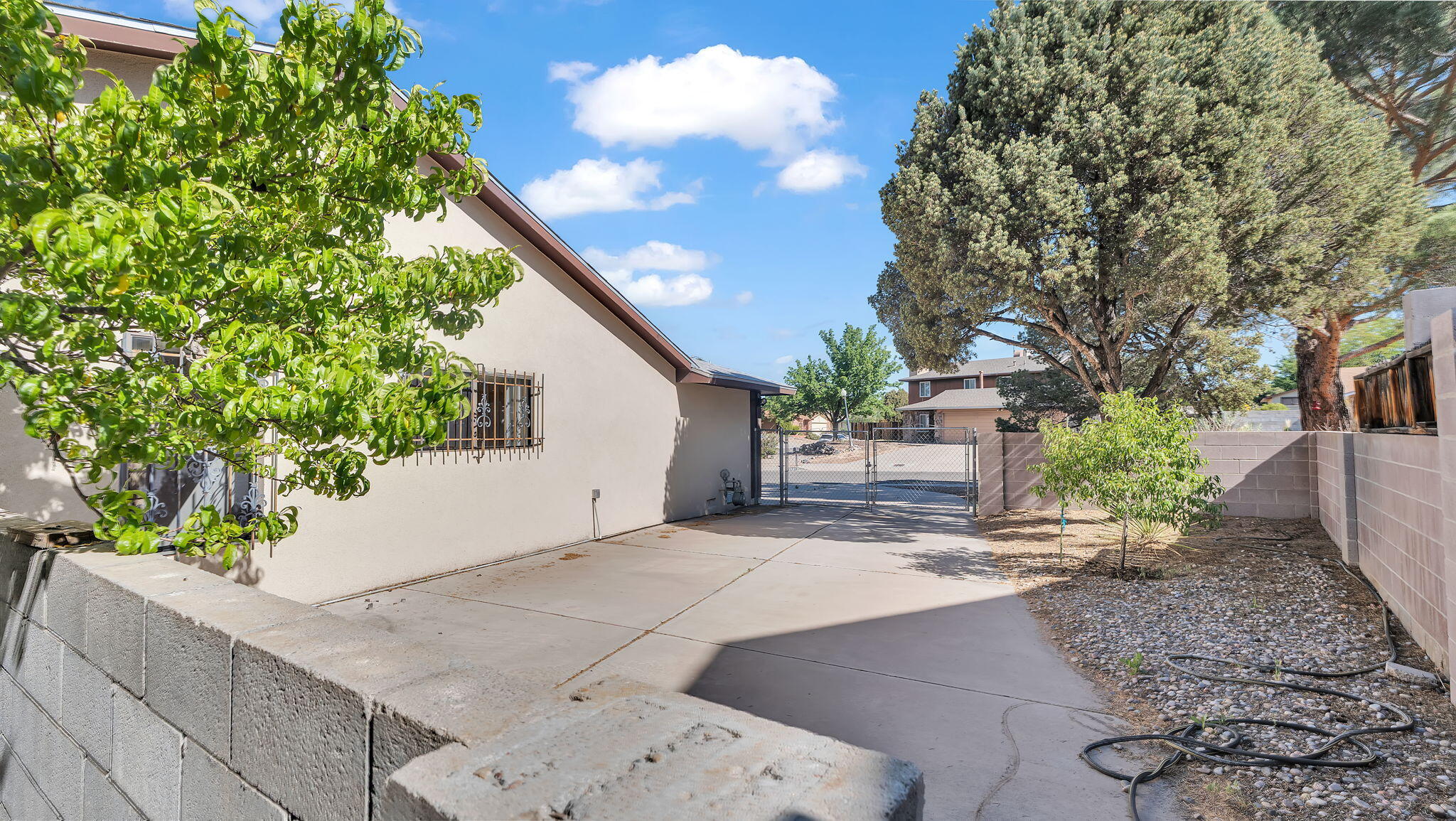 6600 AVENIDA LA COSTA NE