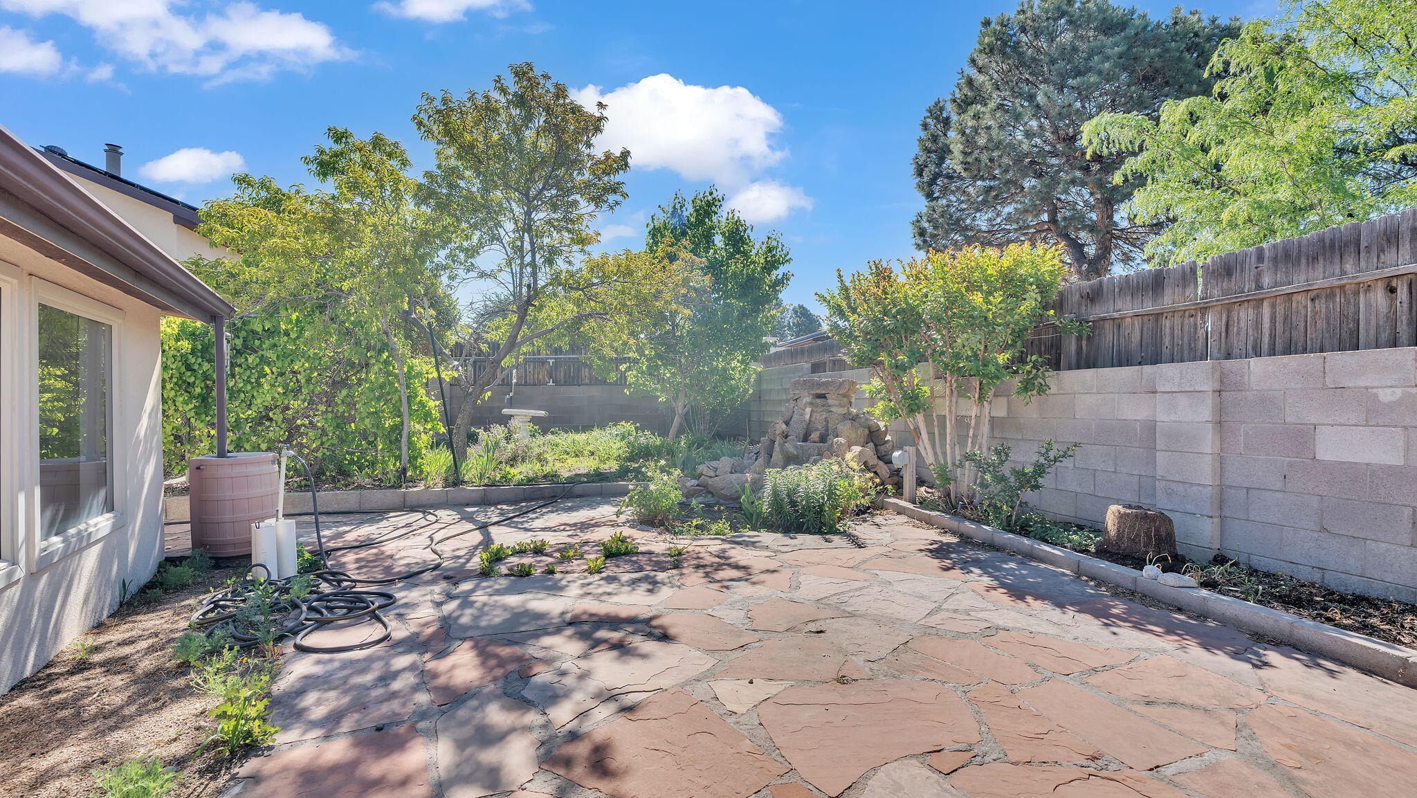 6600 AVENIDA LA COSTA NE