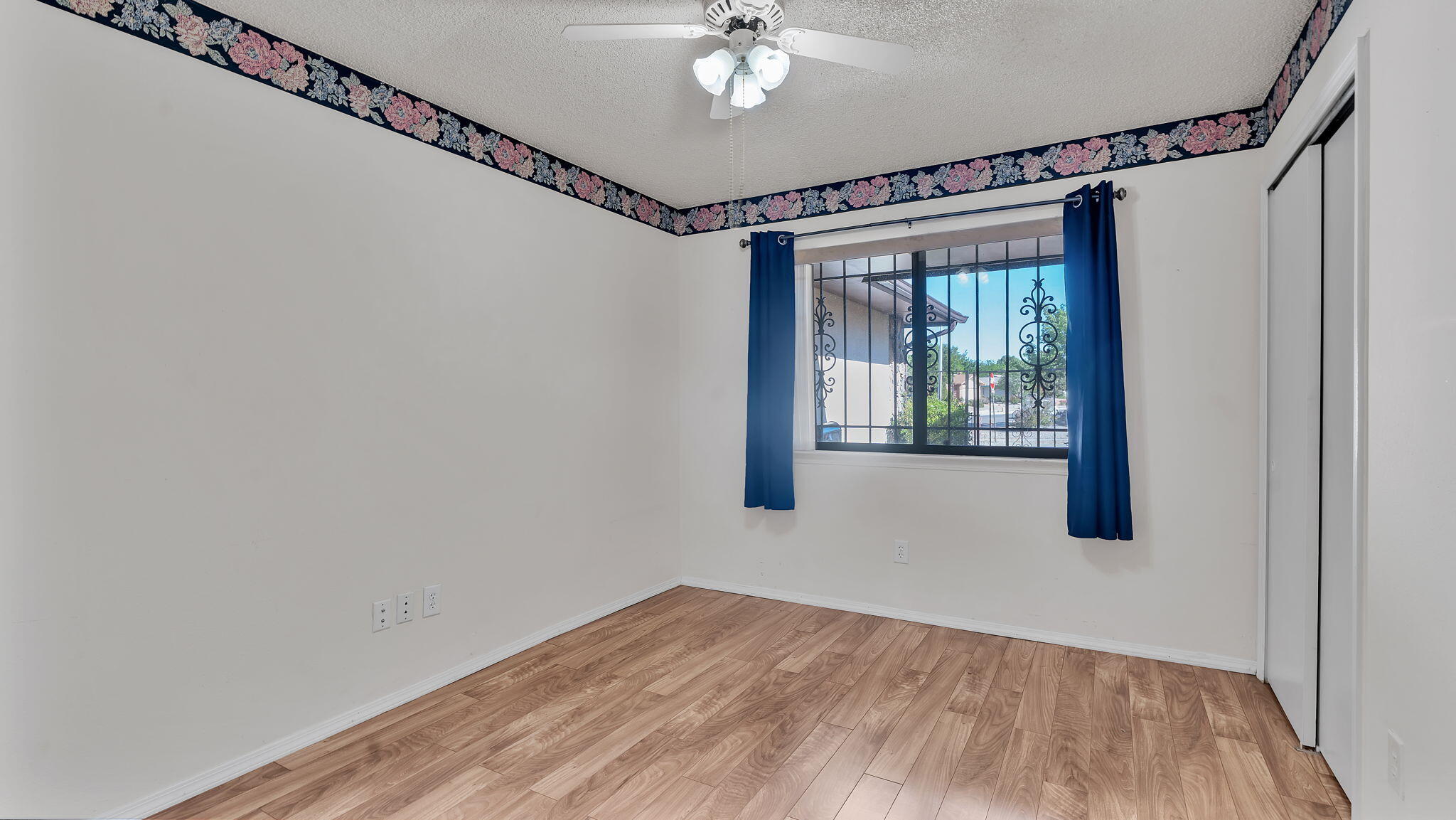 6600 AVENIDA LA COSTA NE
