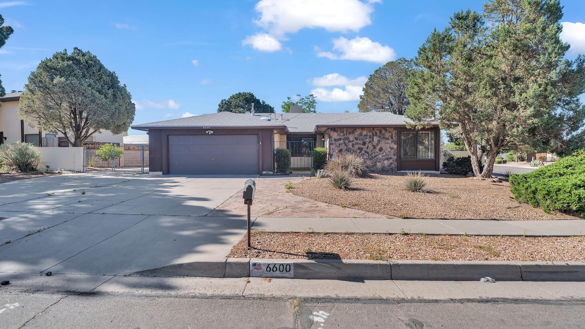 6600 AVENIDA LA COSTA NE